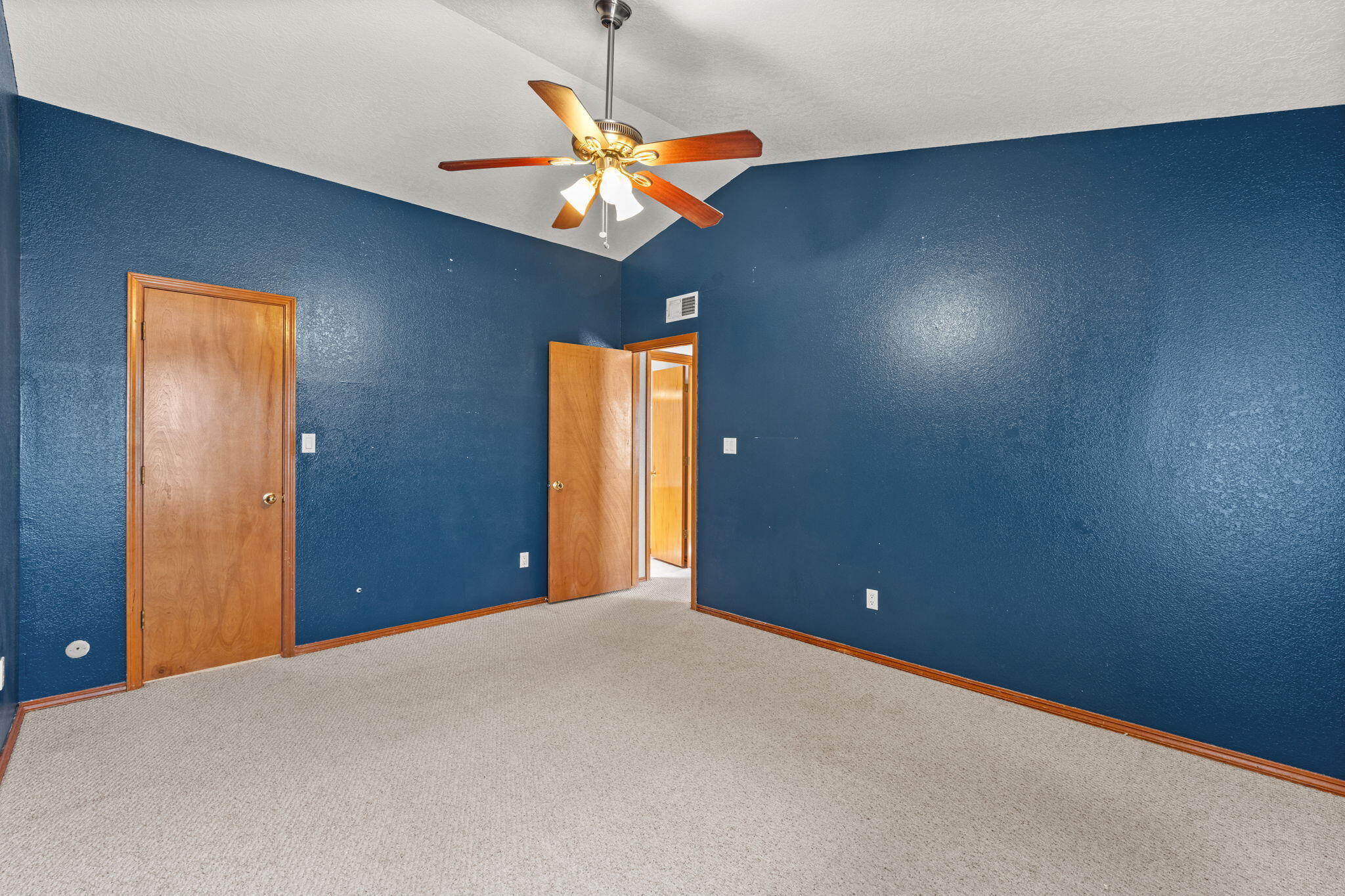 7104 SUNROSE Drive NW