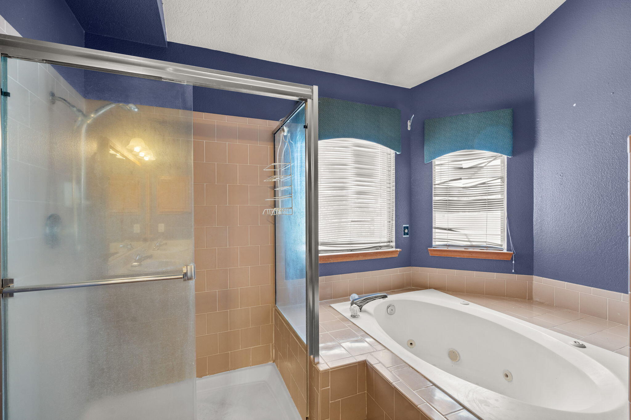 7104 SUNROSE Drive NW