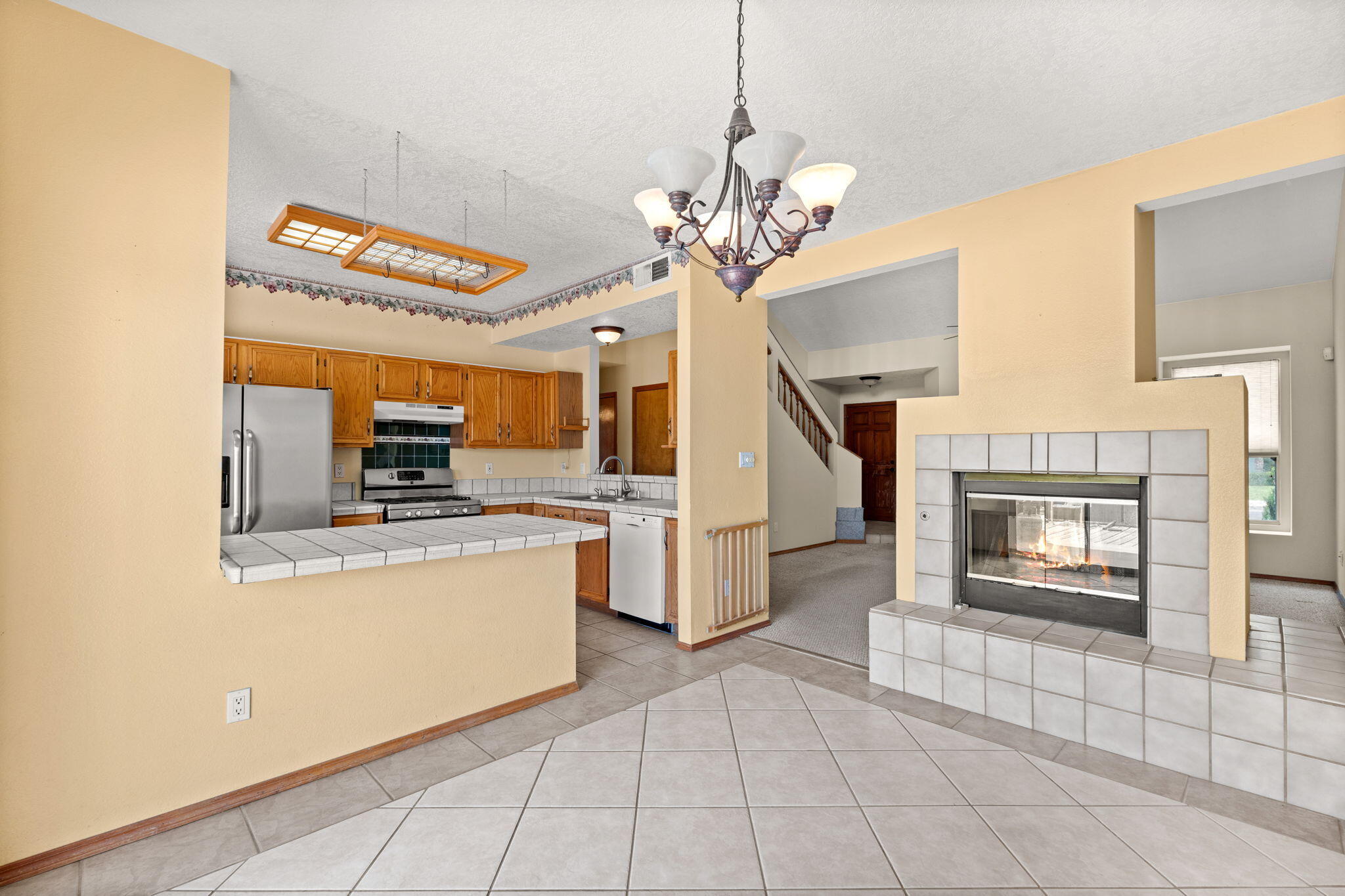 7104 SUNROSE Drive NW