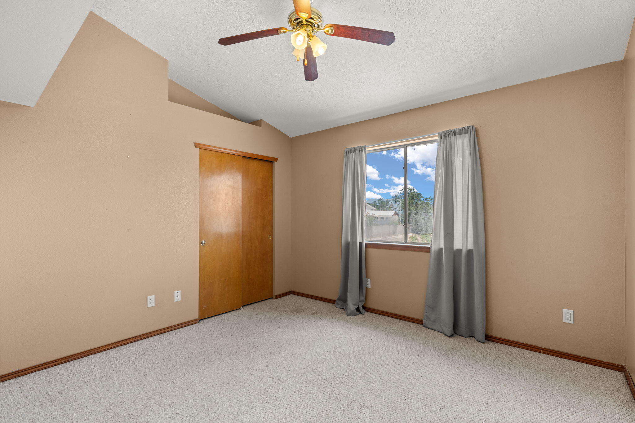 7104 SUNROSE Drive NW