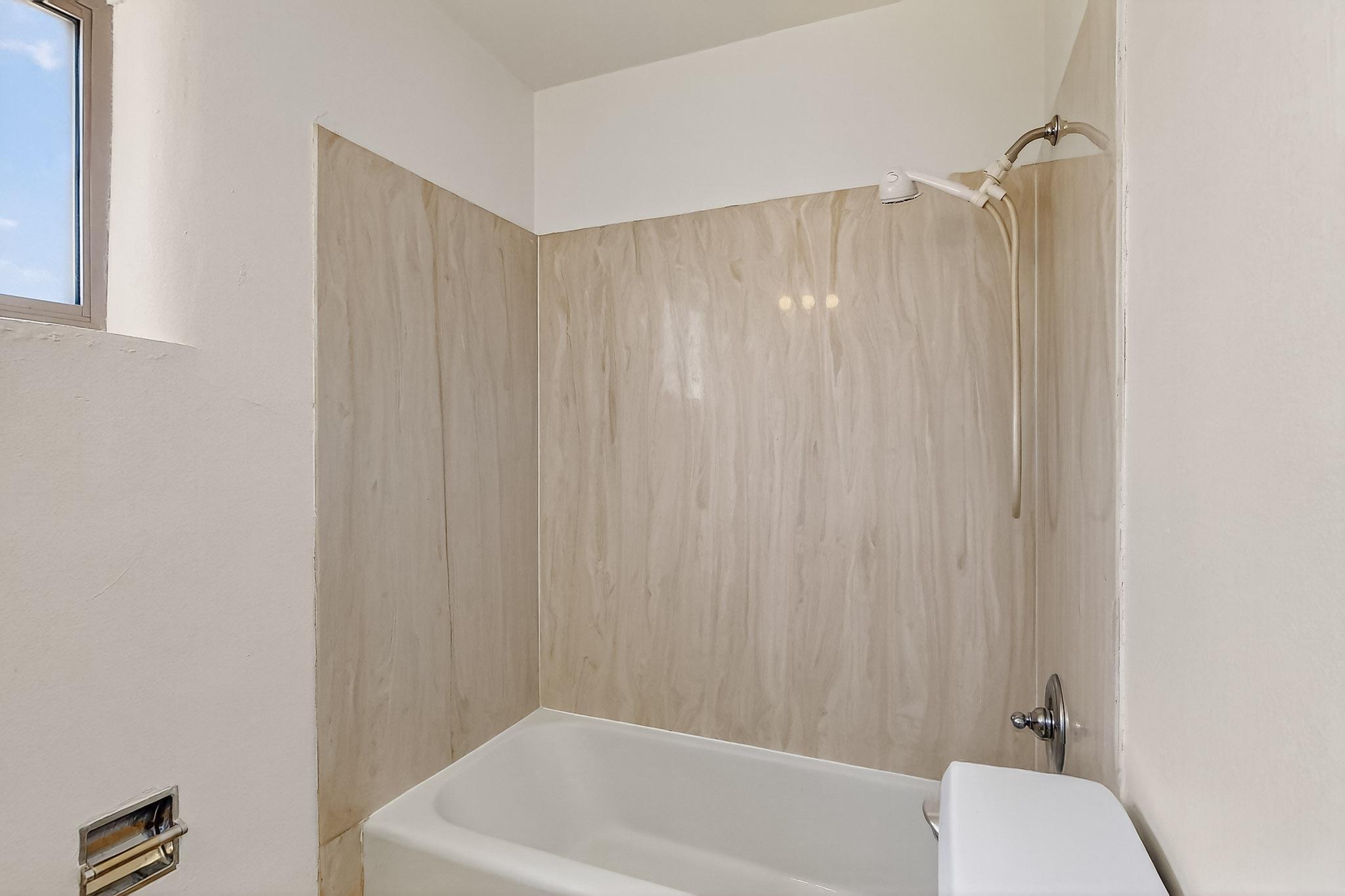 3805-3807 THAXTON Avenue SE