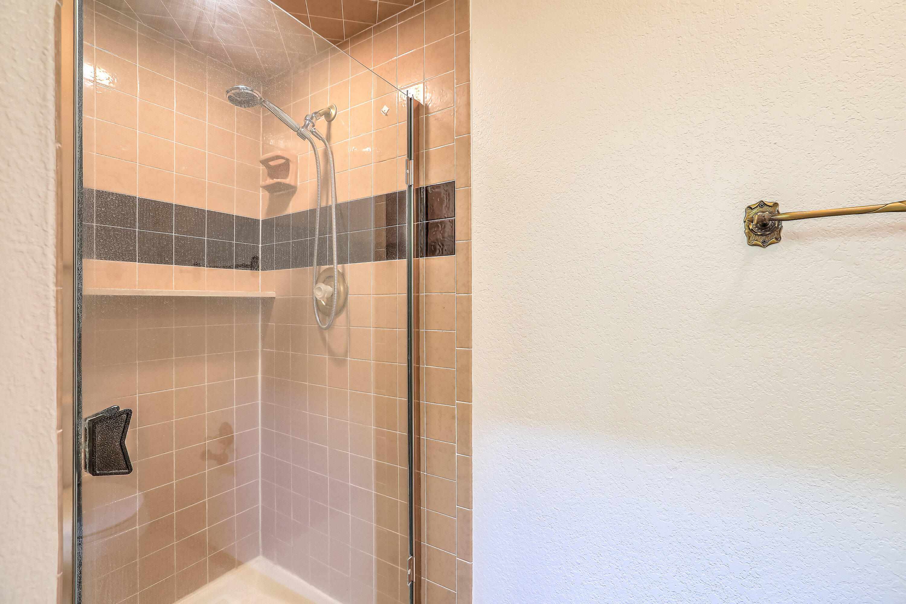 9339 ADMIRAL LOWELL Place NE