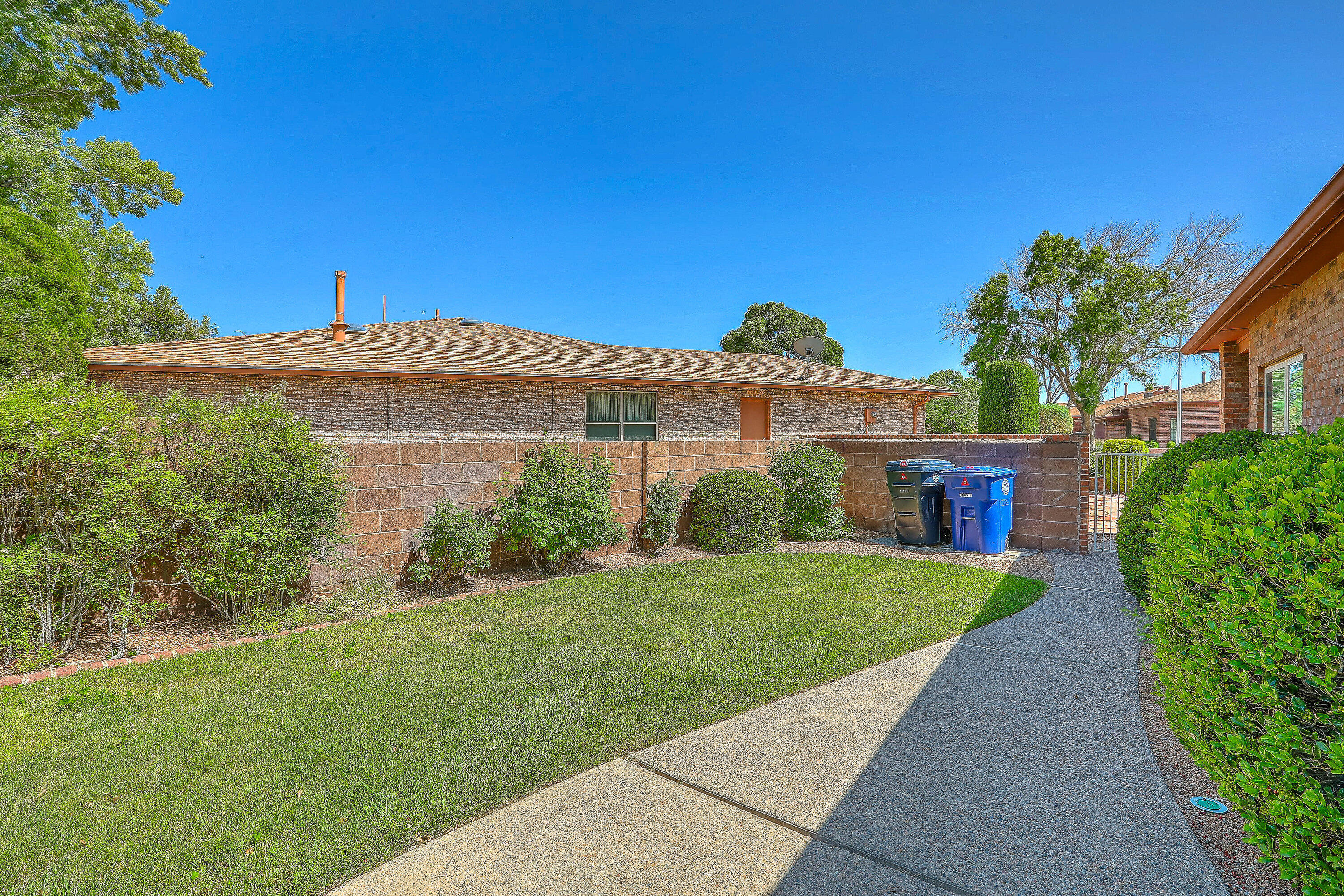 9339 ADMIRAL LOWELL Place NE