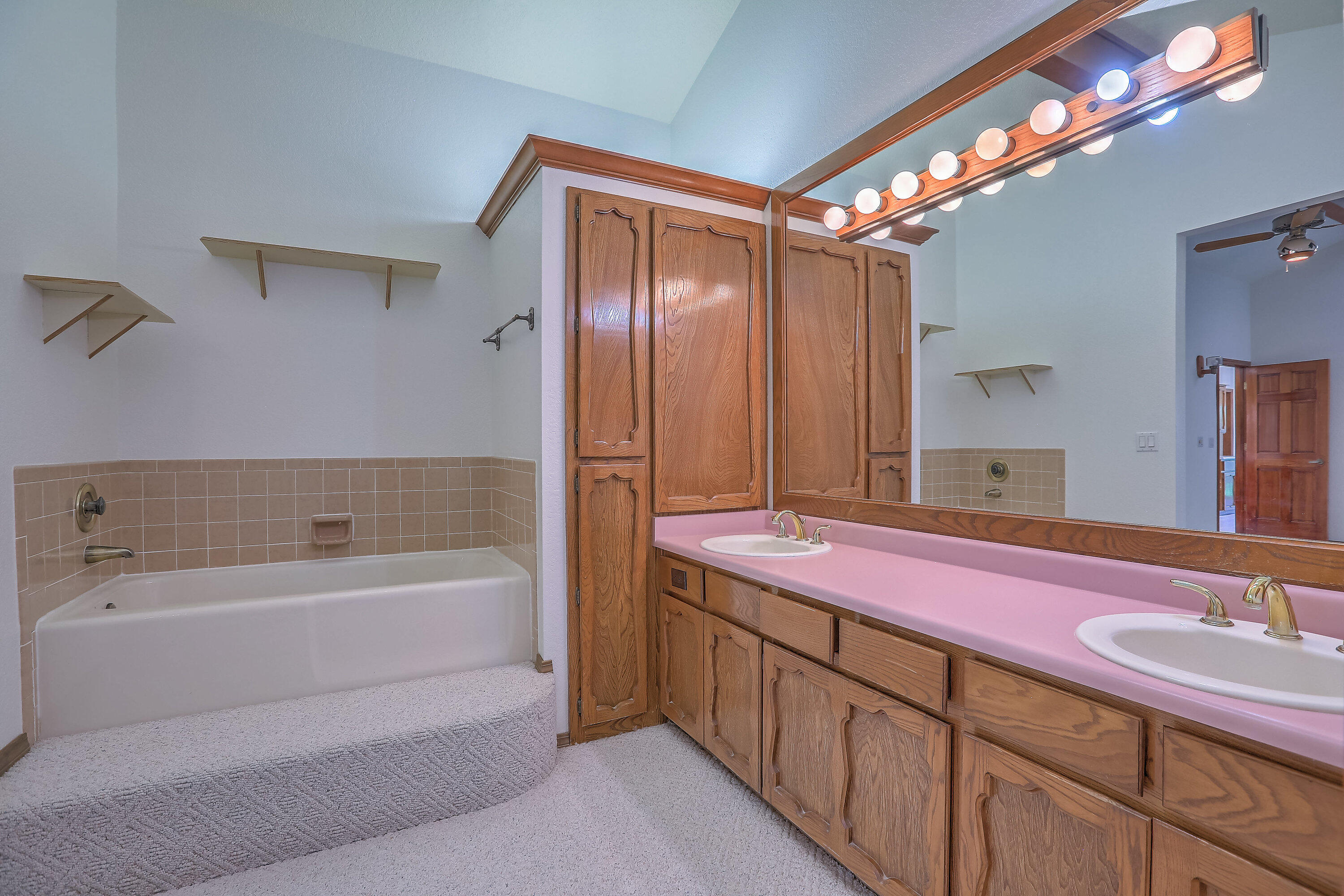 9339 ADMIRAL LOWELL Place NE