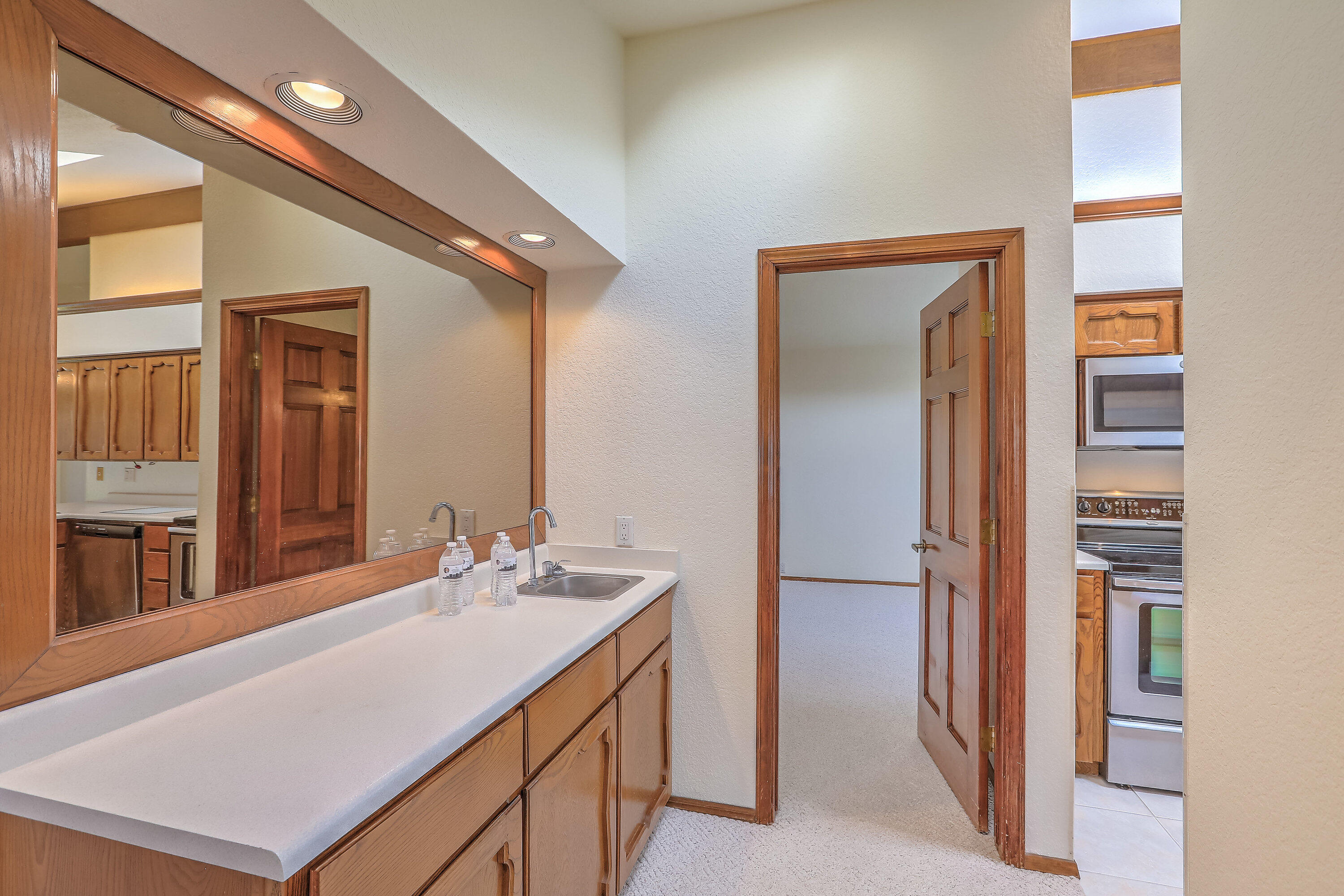 9339 ADMIRAL LOWELL Place NE