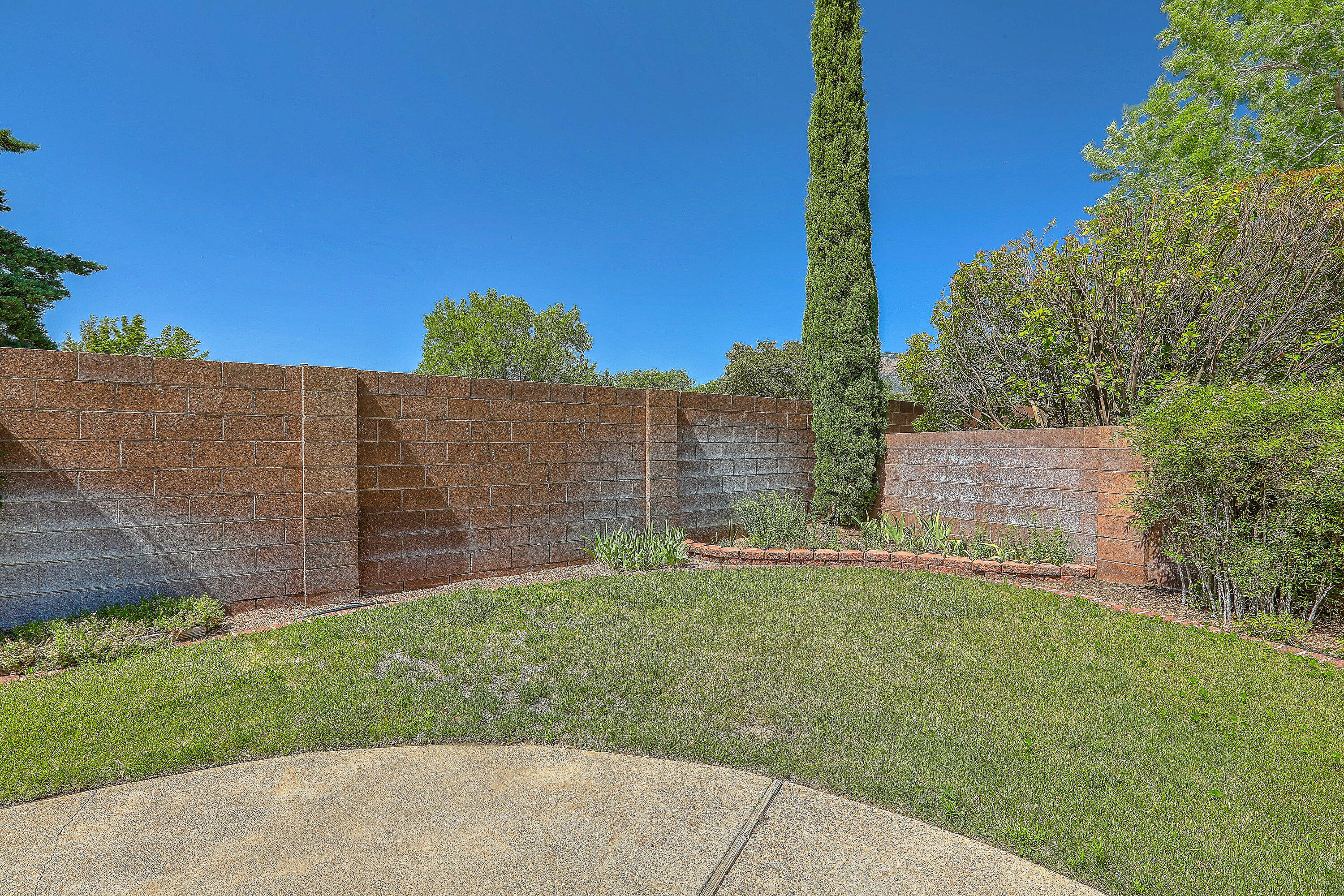 9339 ADMIRAL LOWELL Place NE