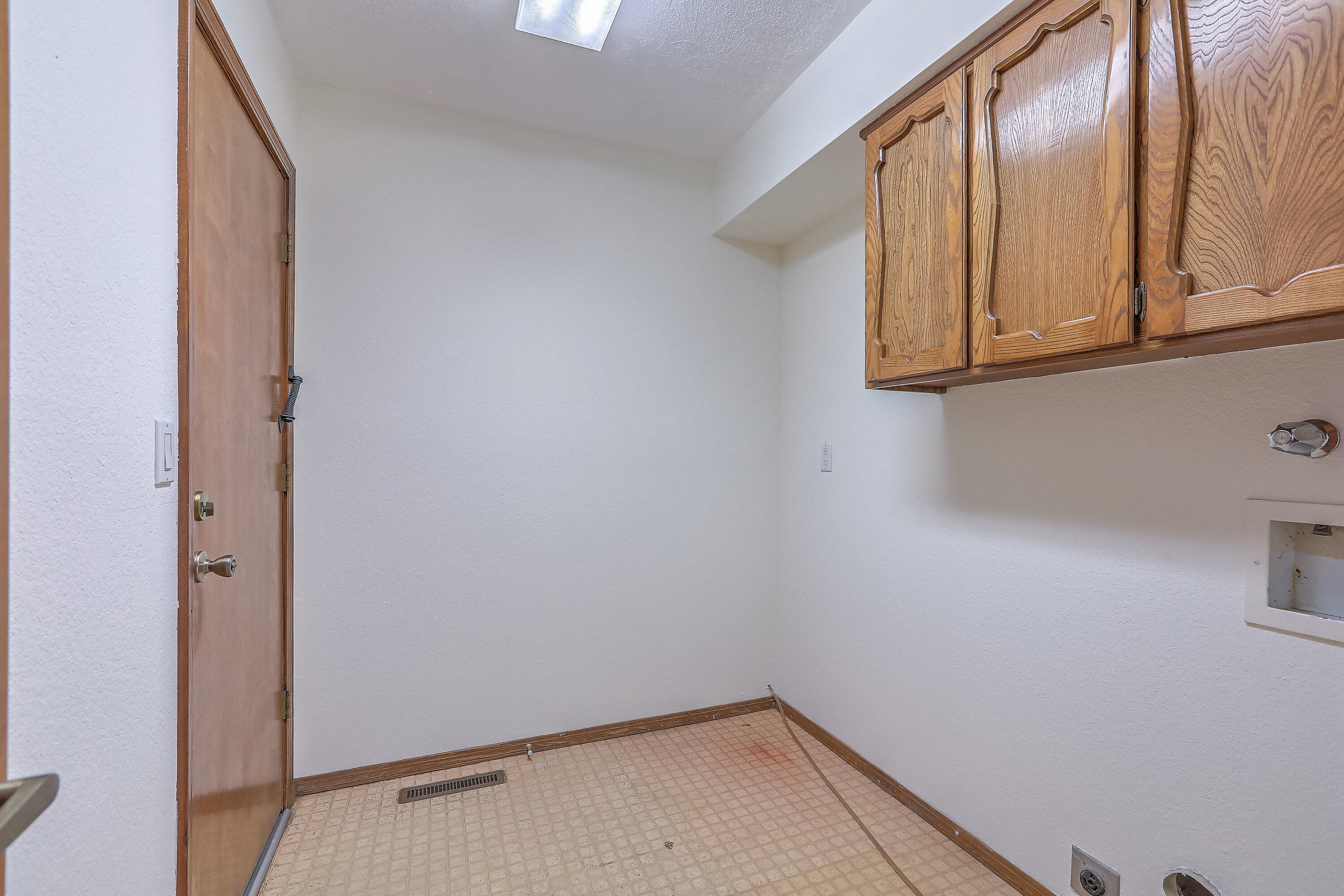 9339 ADMIRAL LOWELL Place NE