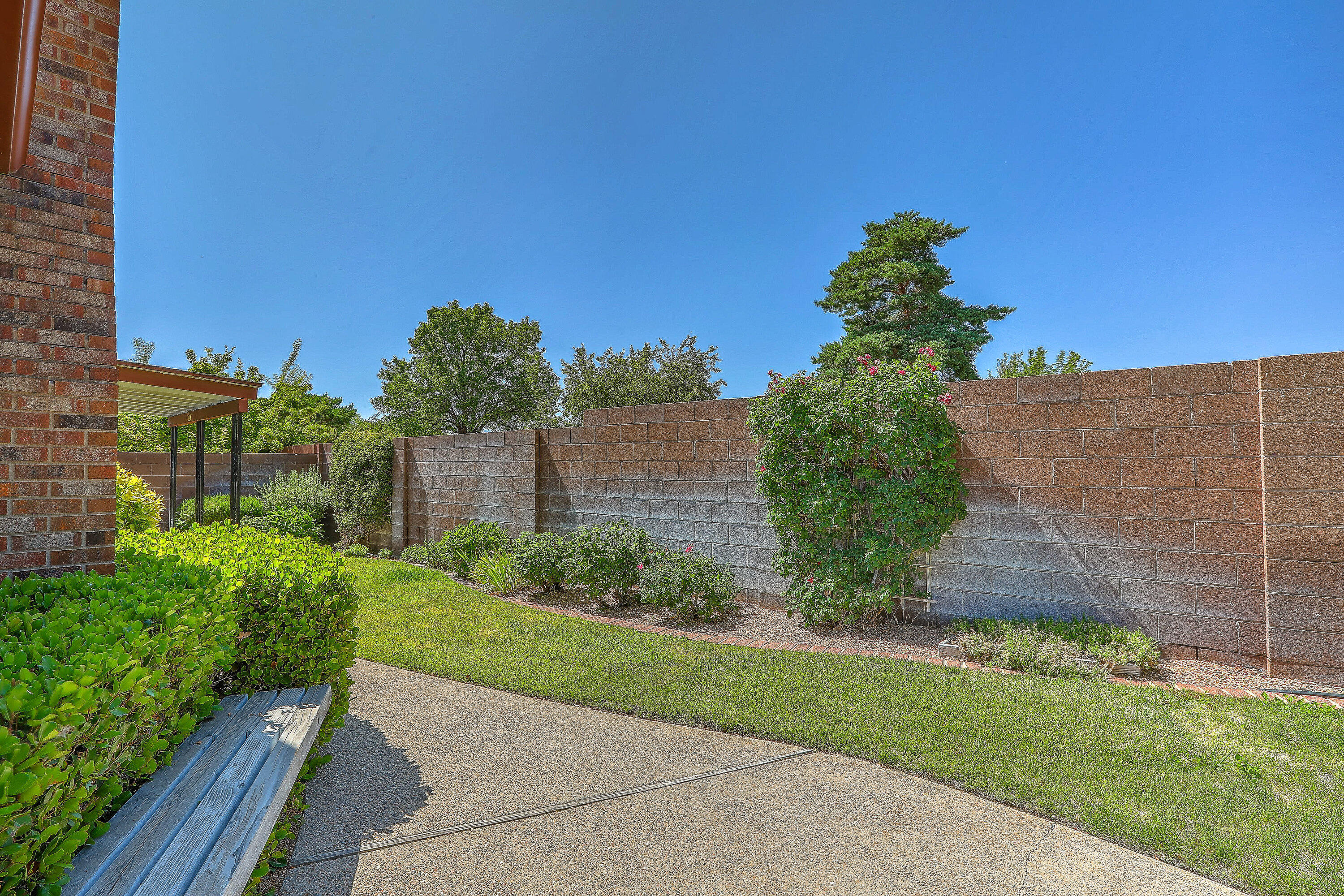 9339 ADMIRAL LOWELL Place NE