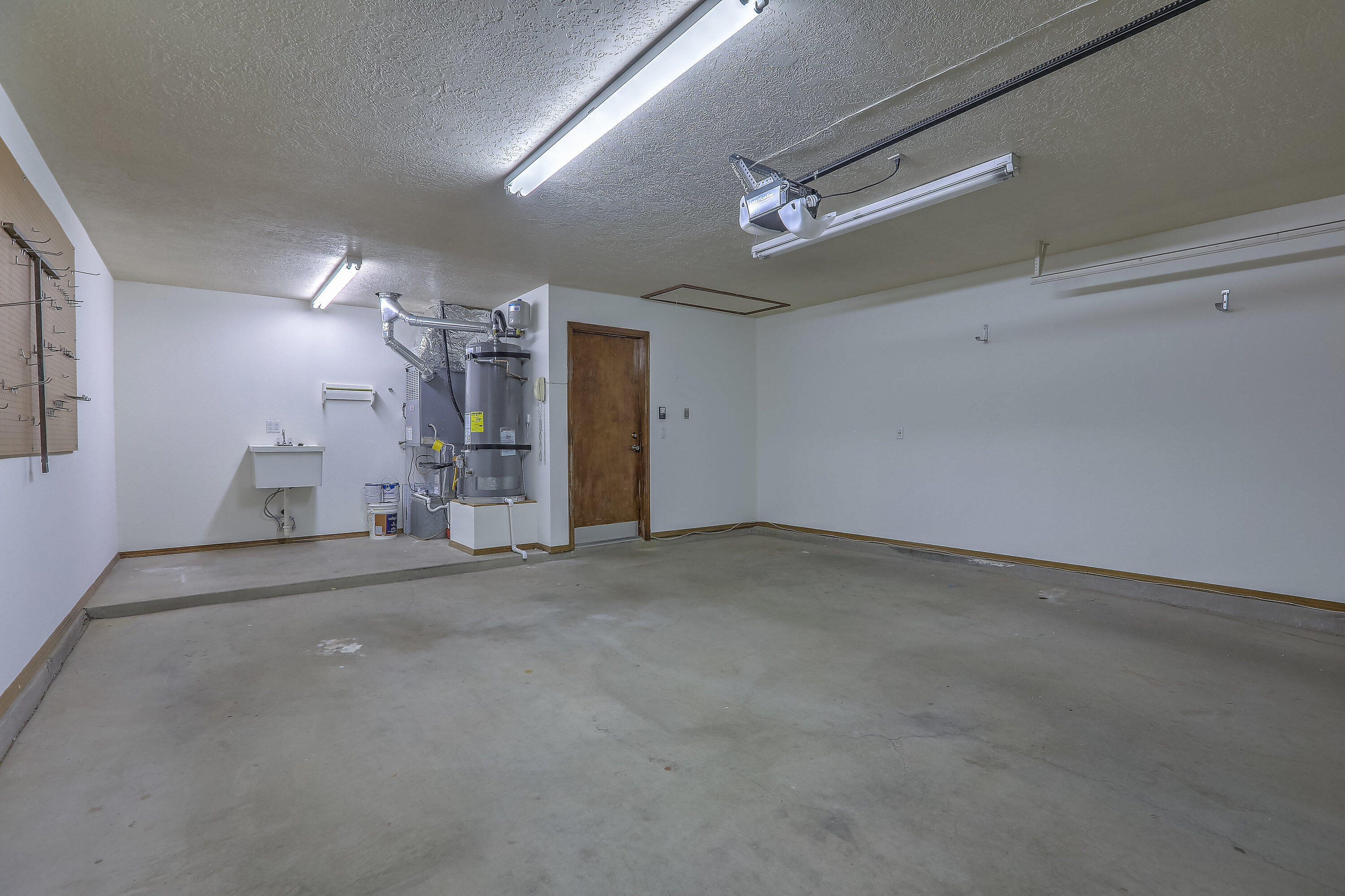 9339 ADMIRAL LOWELL Place NE