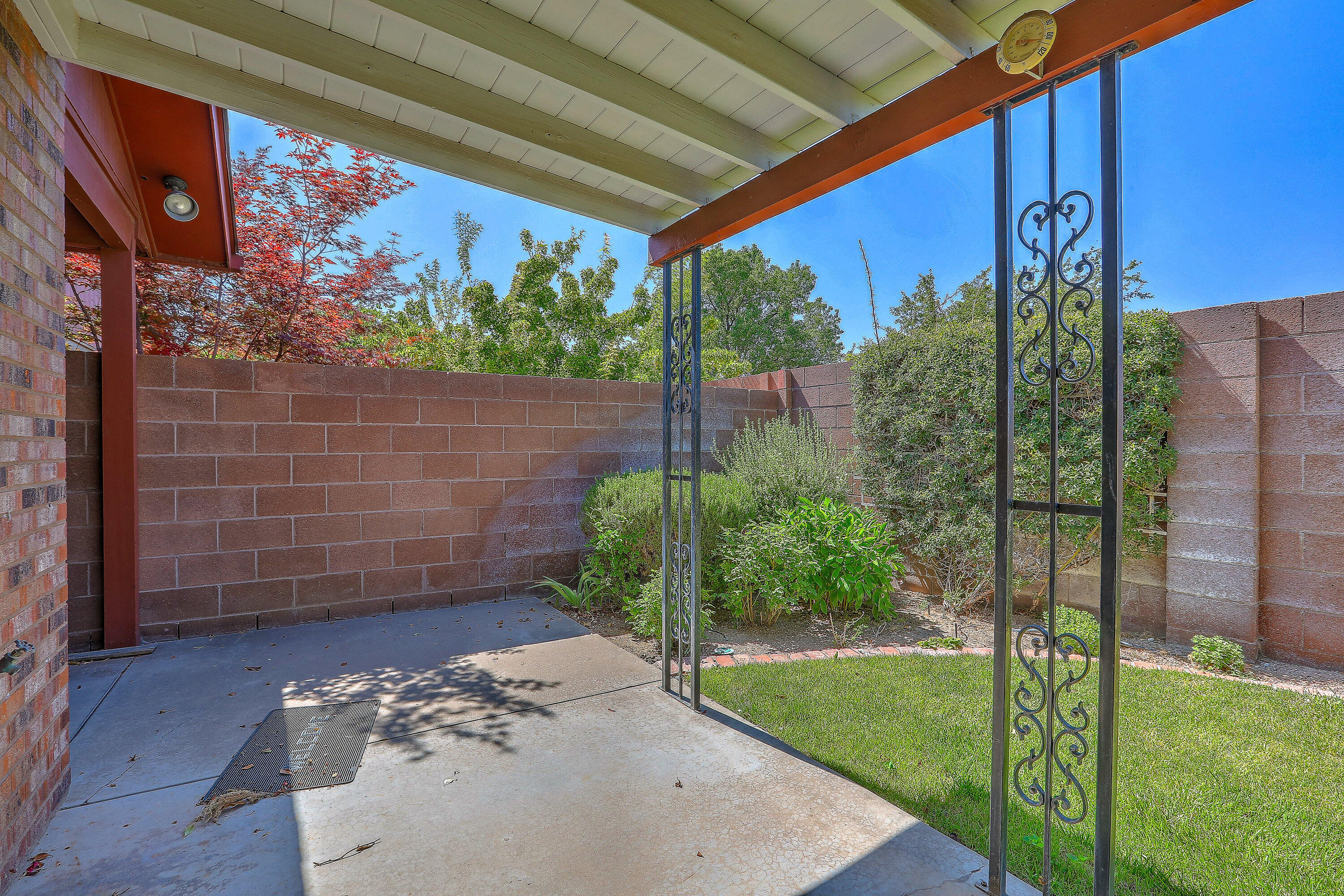 9339 ADMIRAL LOWELL Place NE