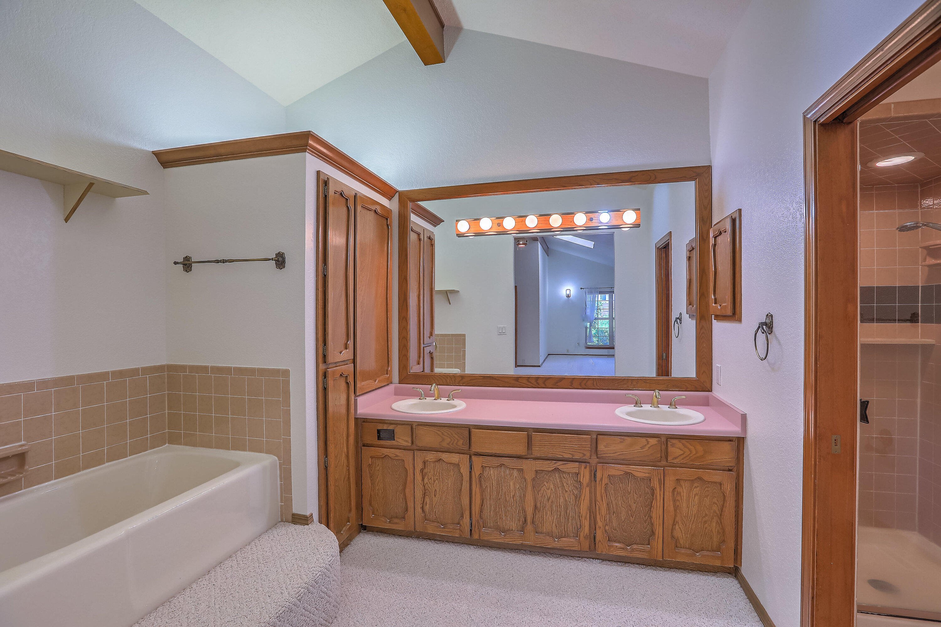 9339 ADMIRAL LOWELL Place NE