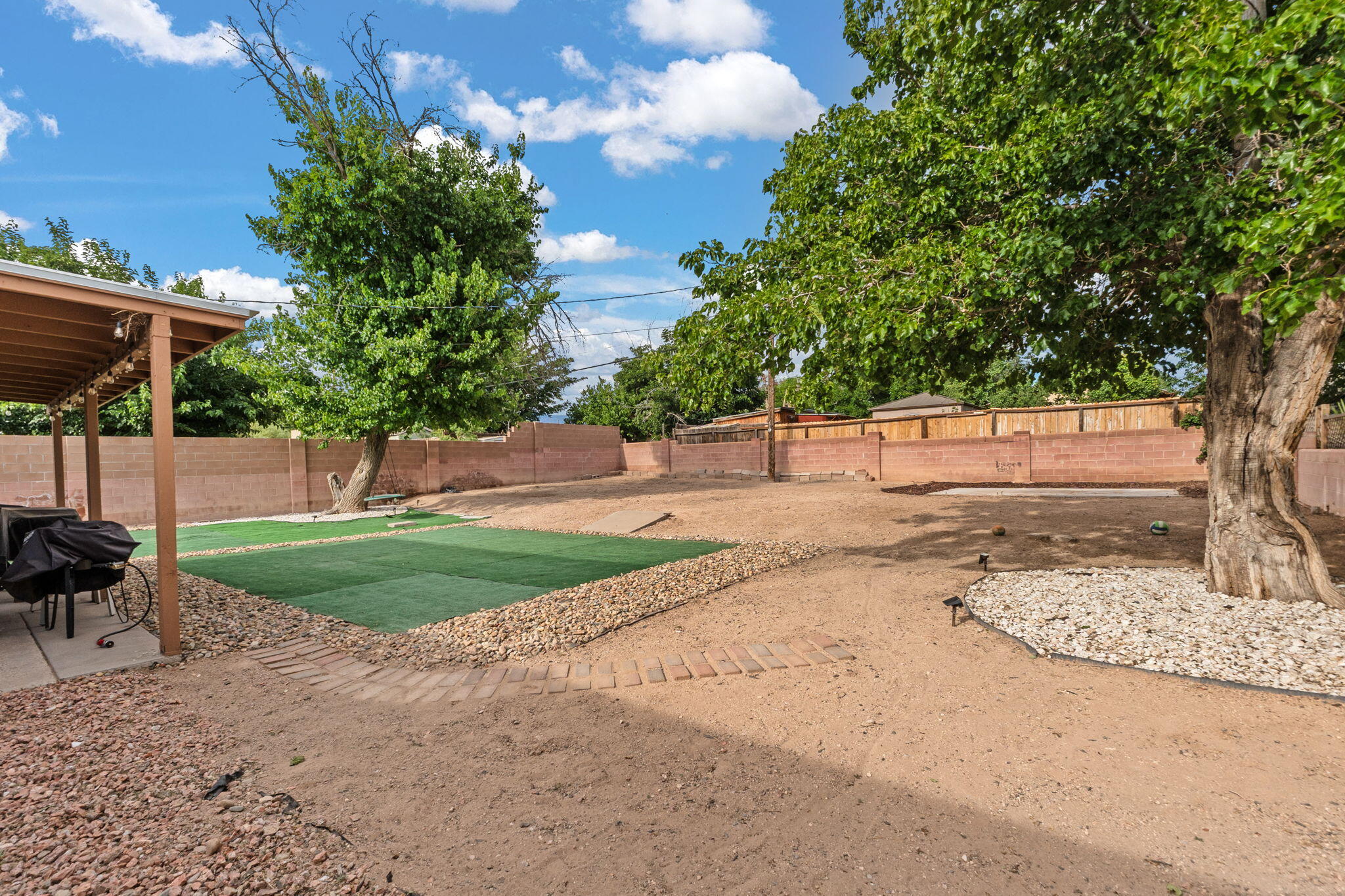 606 ESPANOLA Street NE