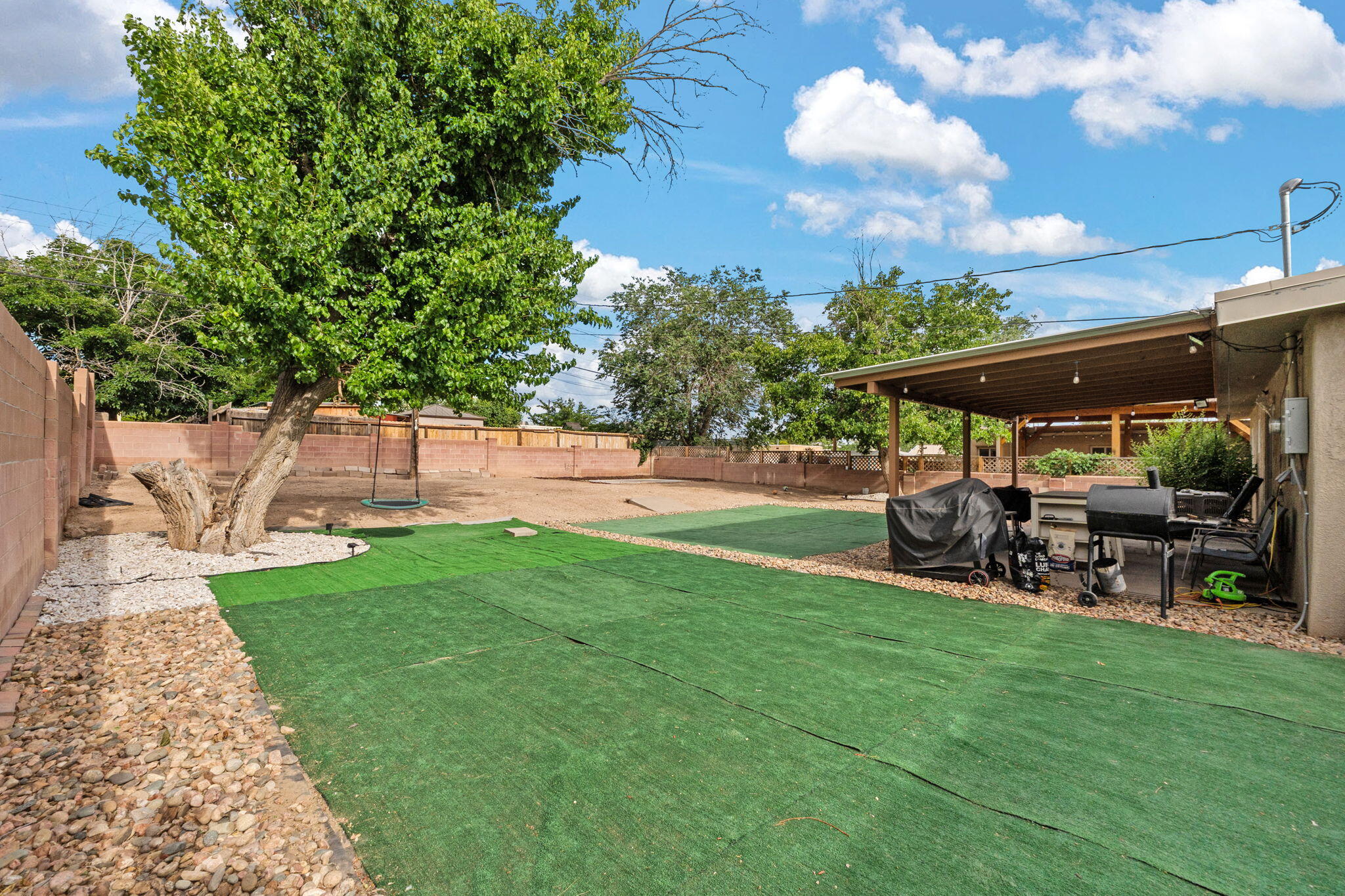 606 ESPANOLA Street NE