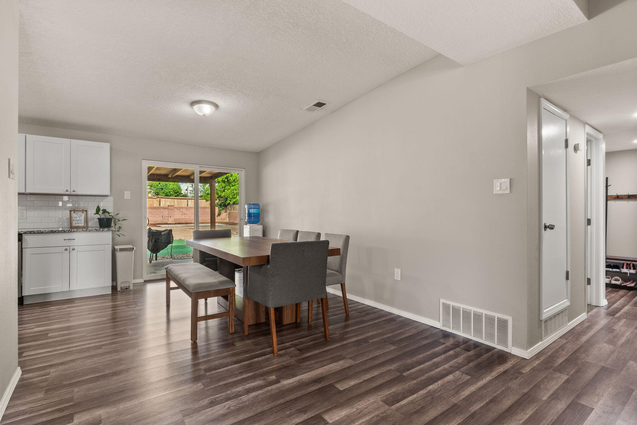 606 ESPANOLA Street NE