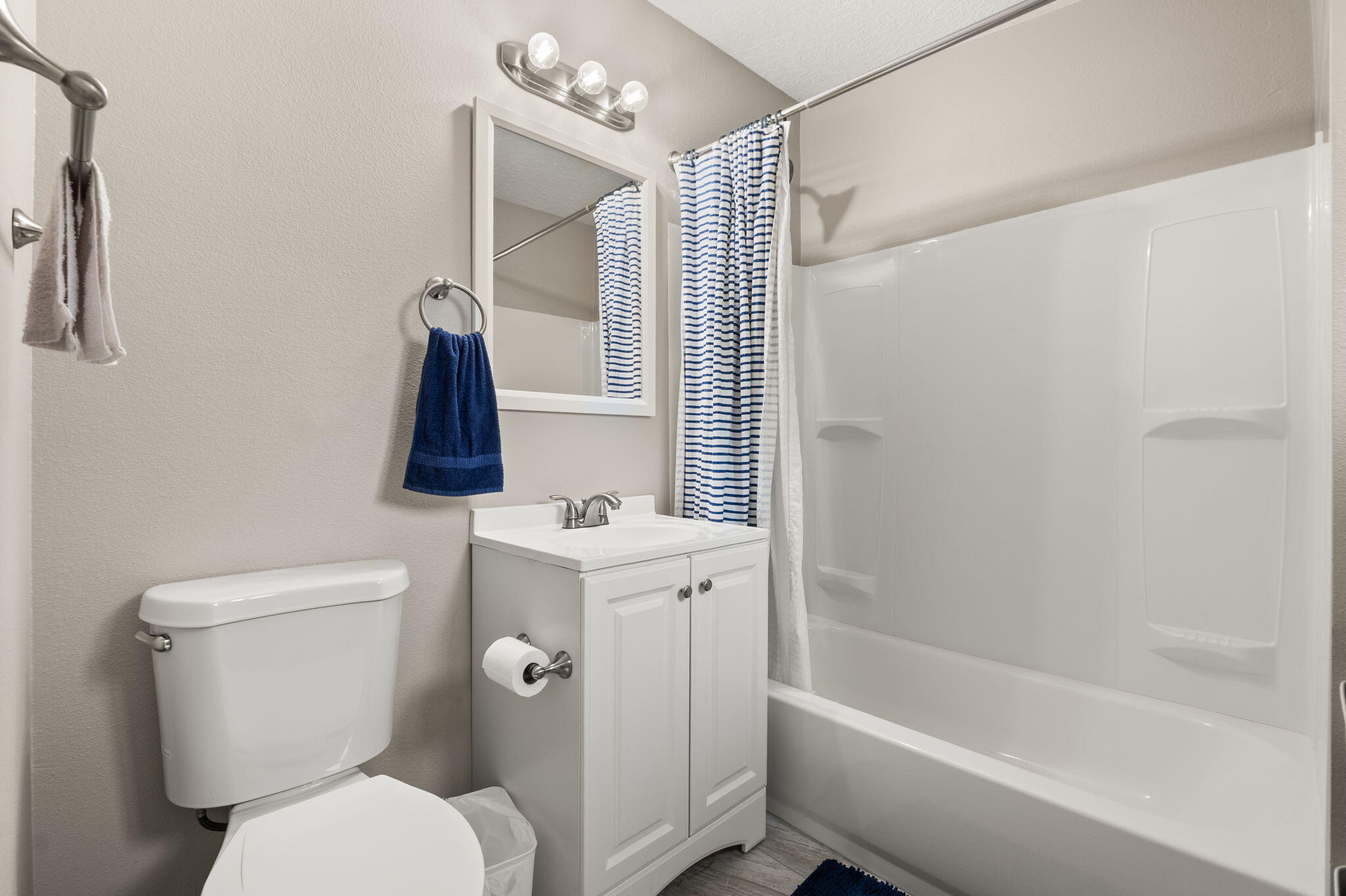 606 ESPANOLA Street NE