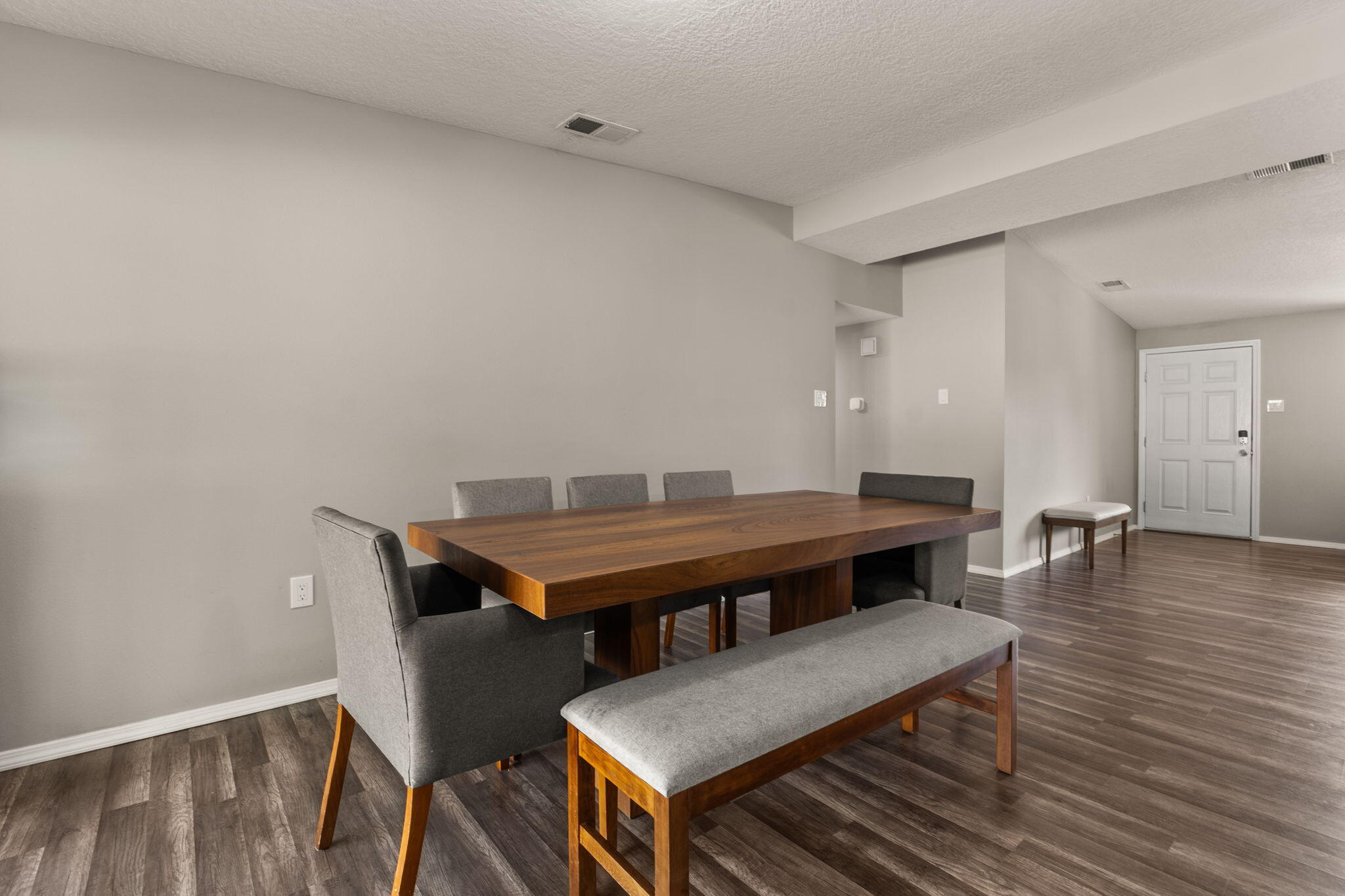 606 ESPANOLA Street NE