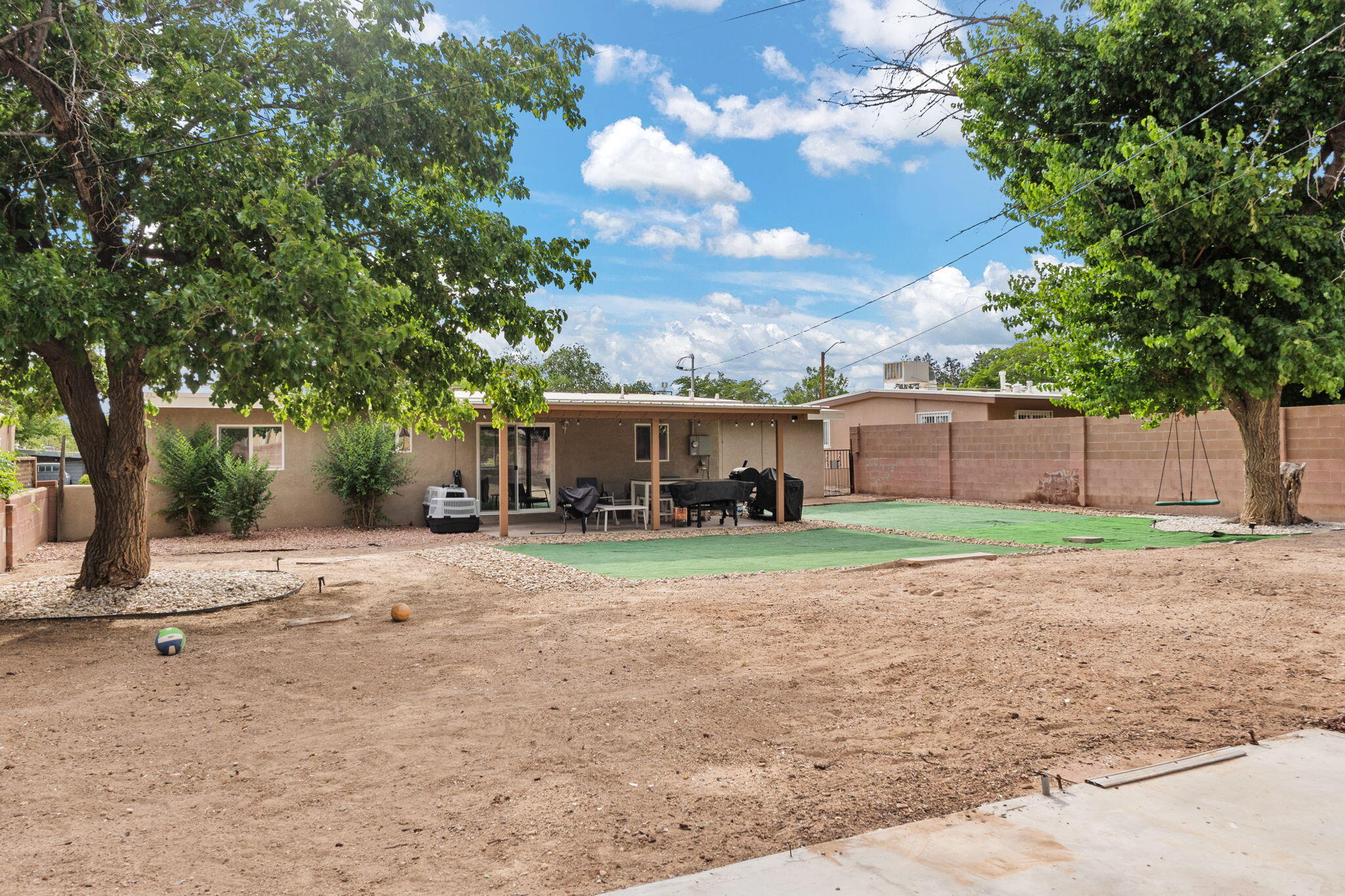 606 ESPANOLA Street NE