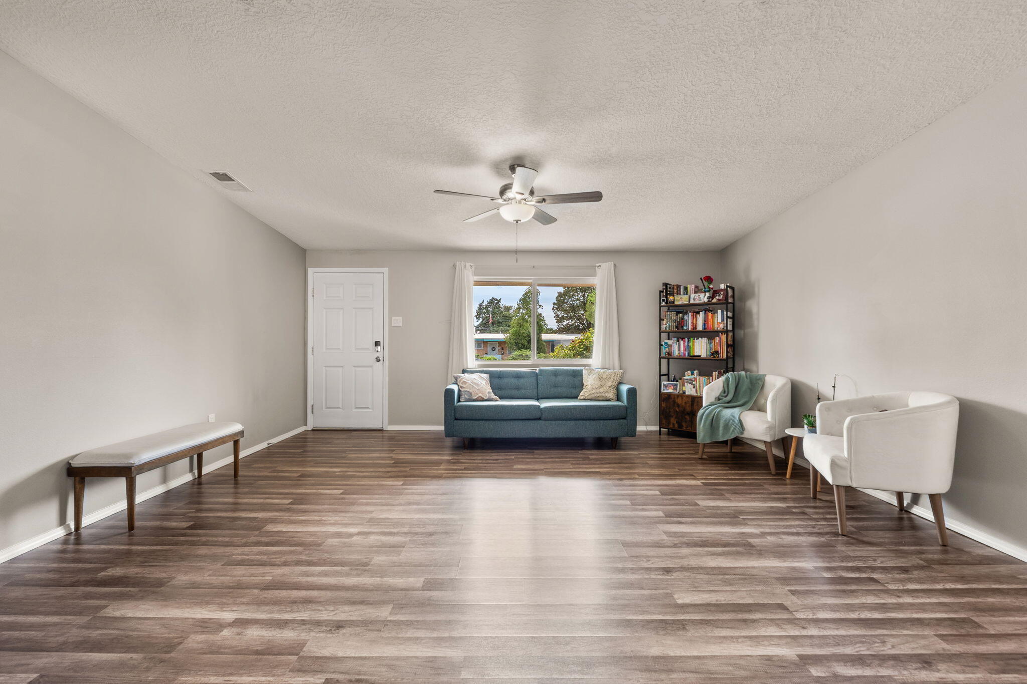 606 ESPANOLA Street NE