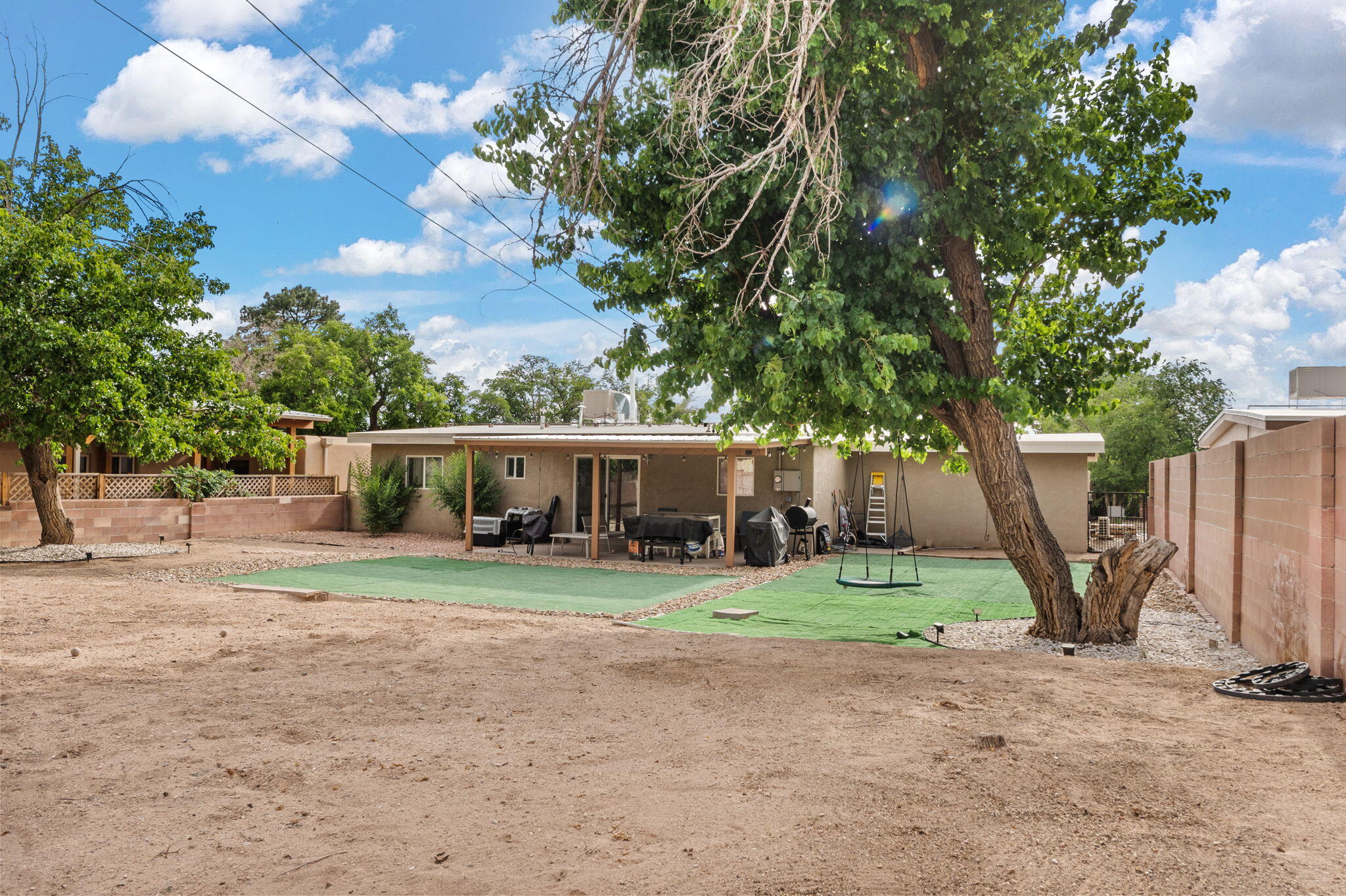 606 ESPANOLA Street NE