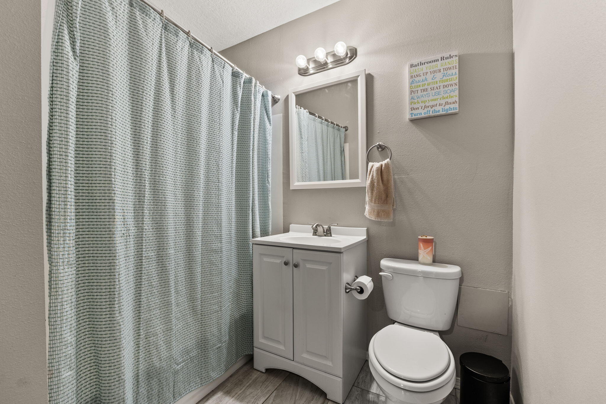 606 ESPANOLA Street NE