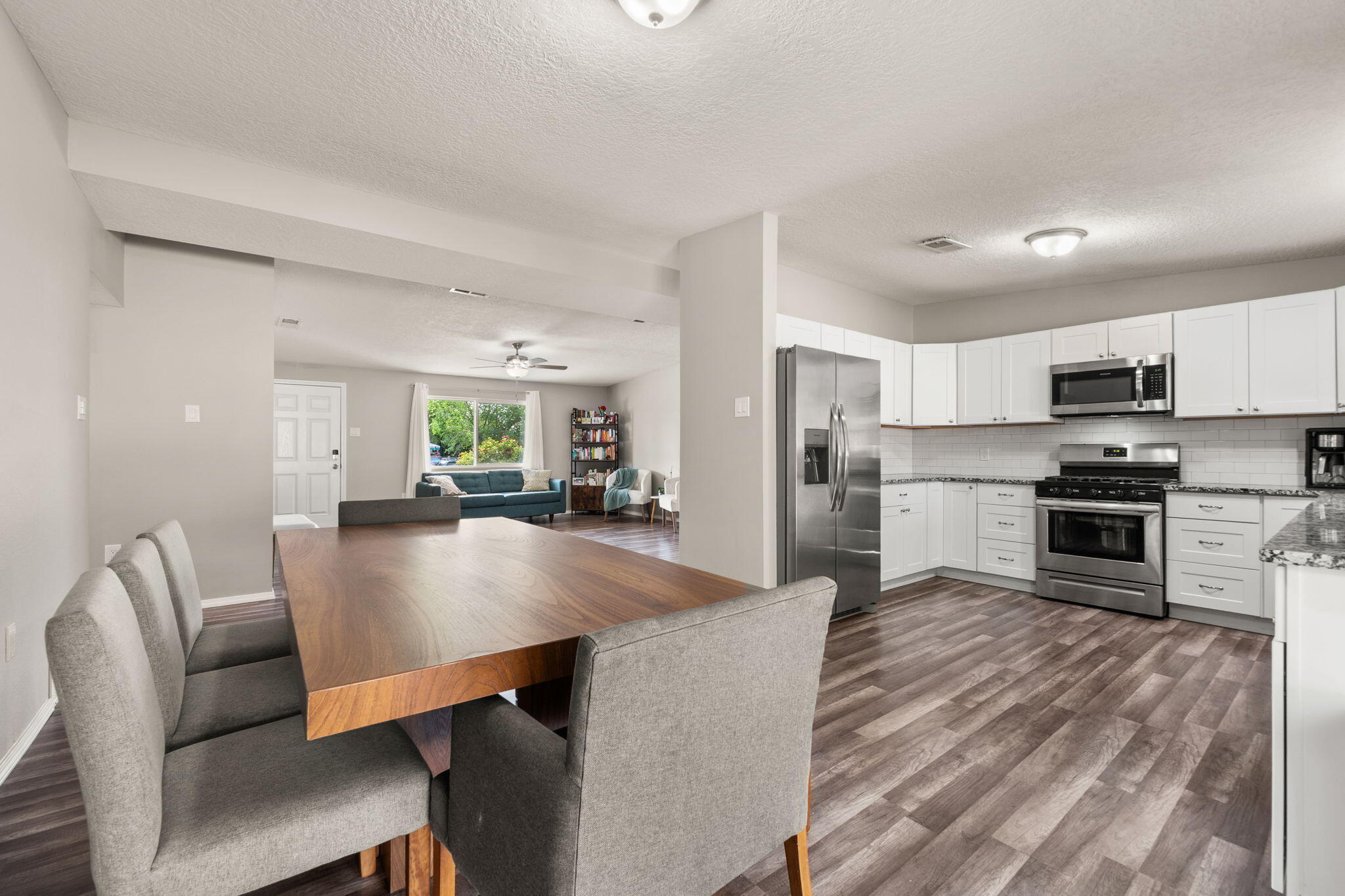 606 ESPANOLA Street NE