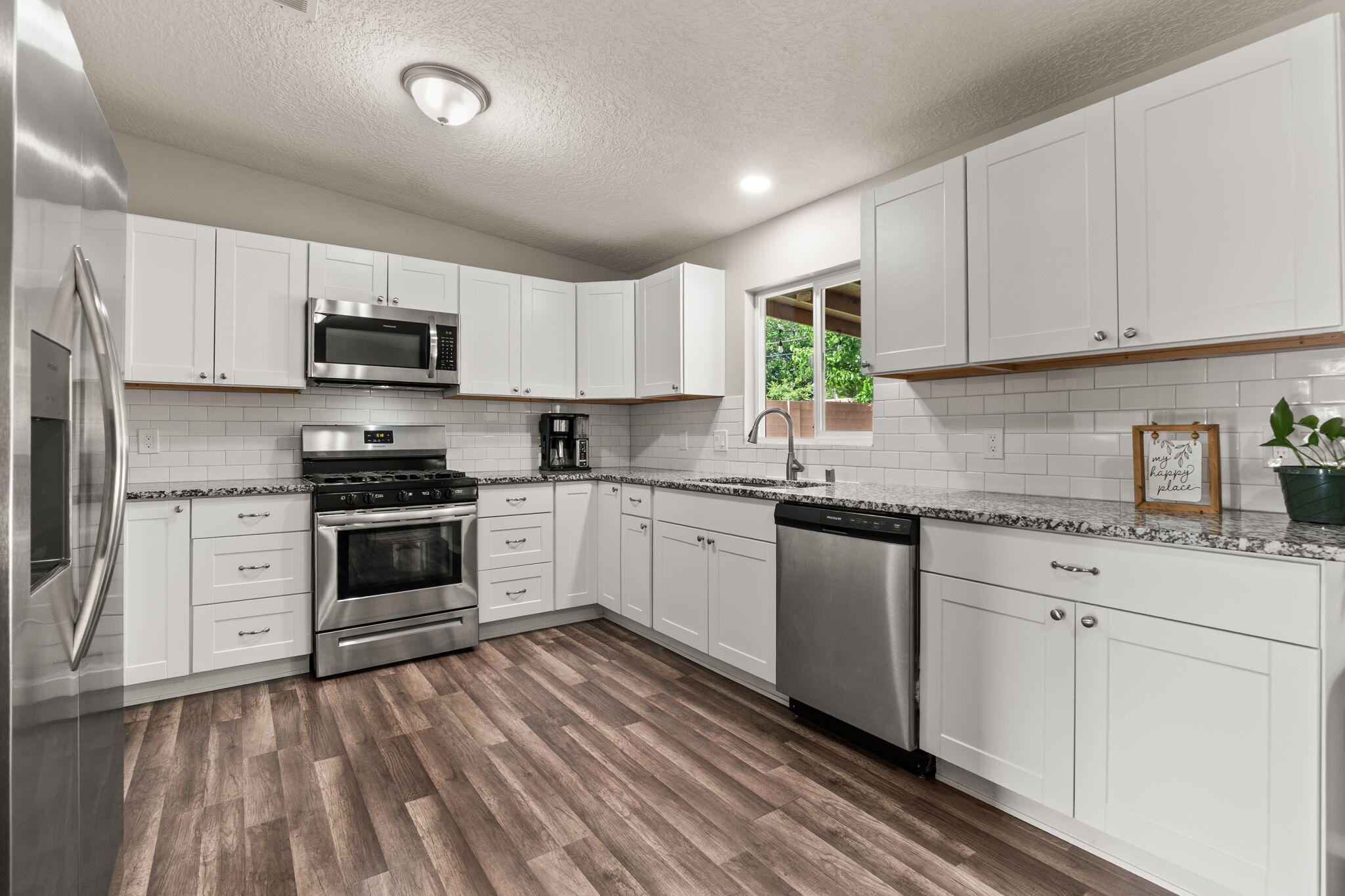 606 ESPANOLA Street NE