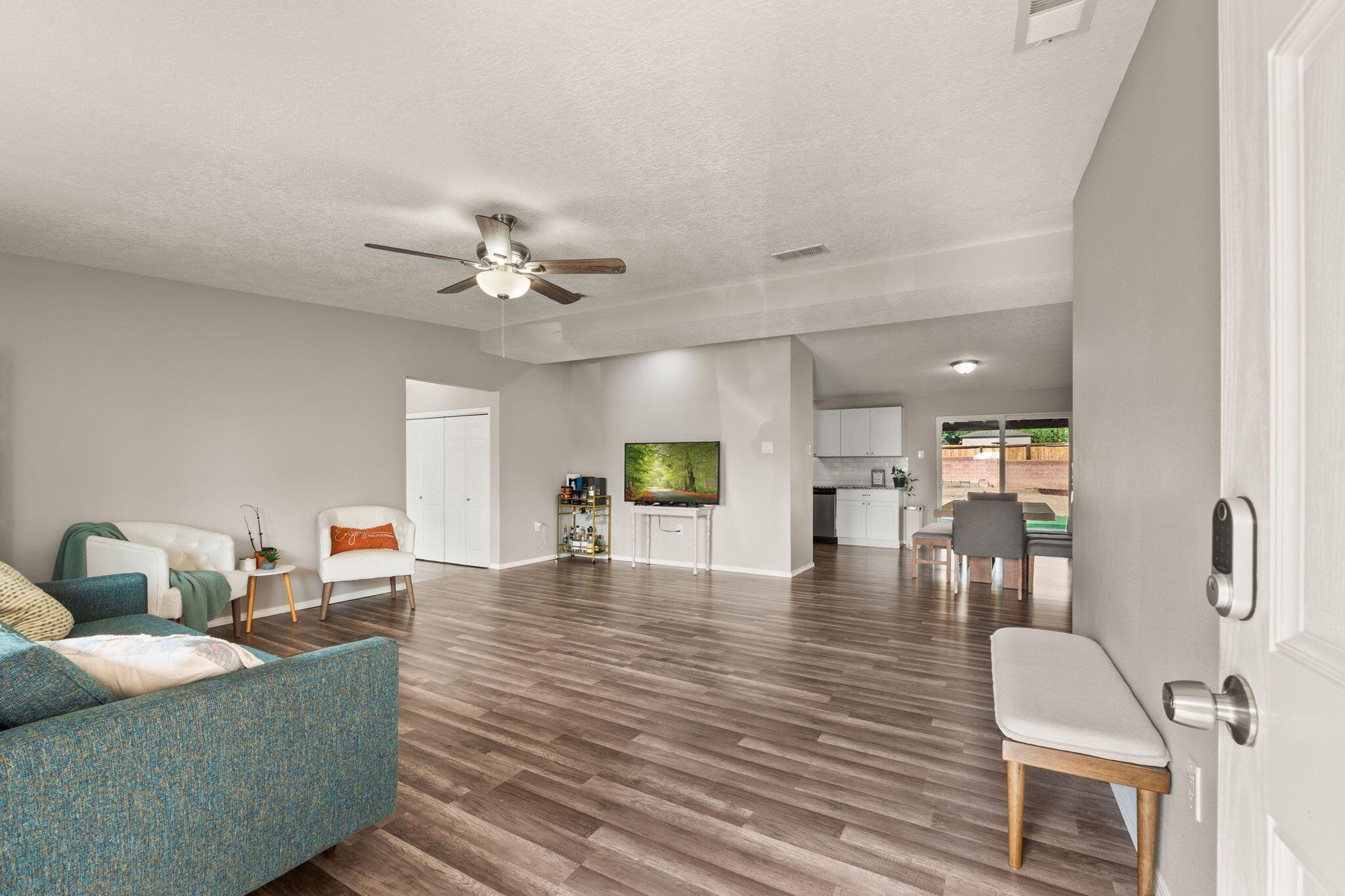 606 ESPANOLA Street NE