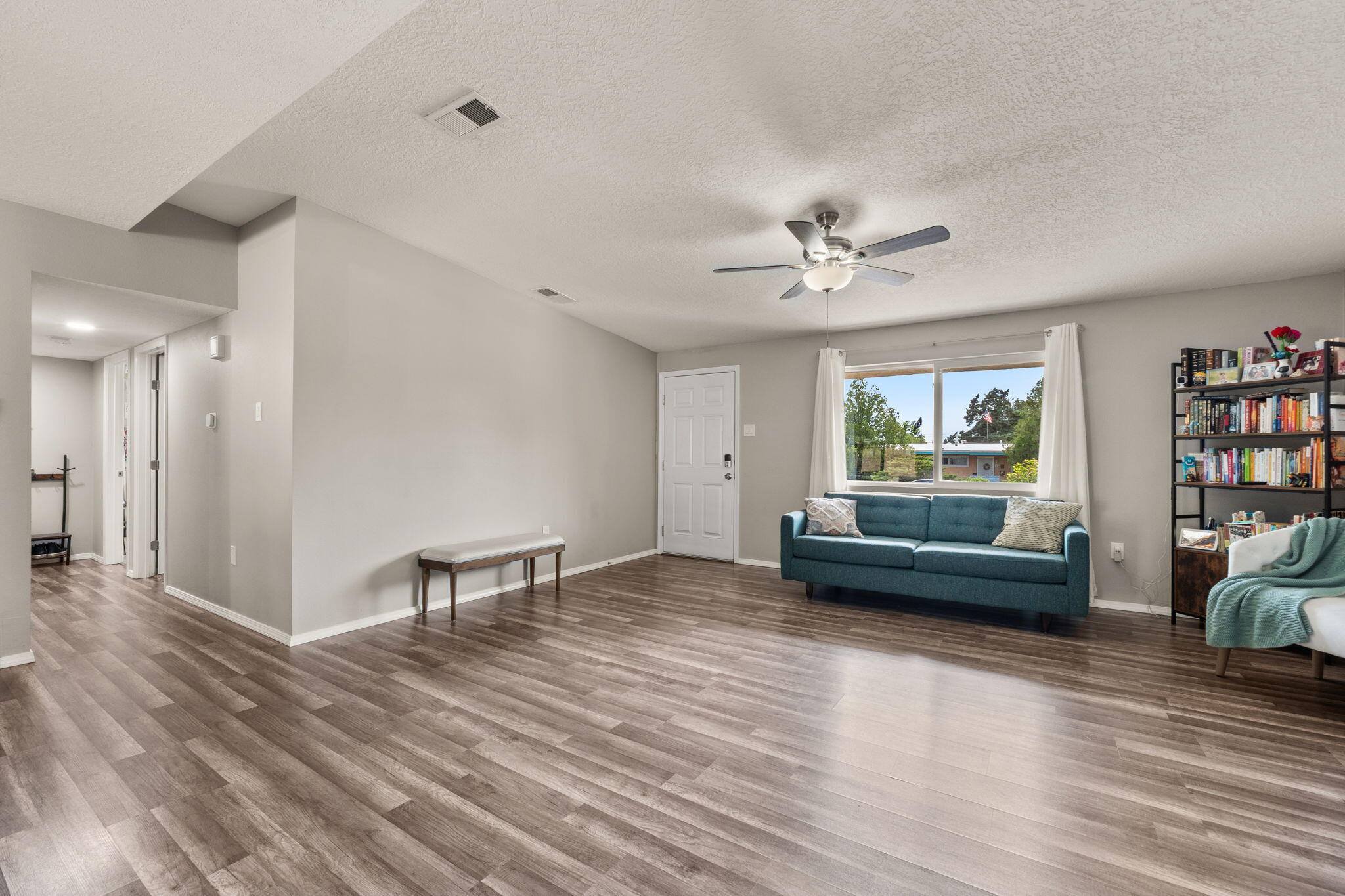 606 ESPANOLA Street NE