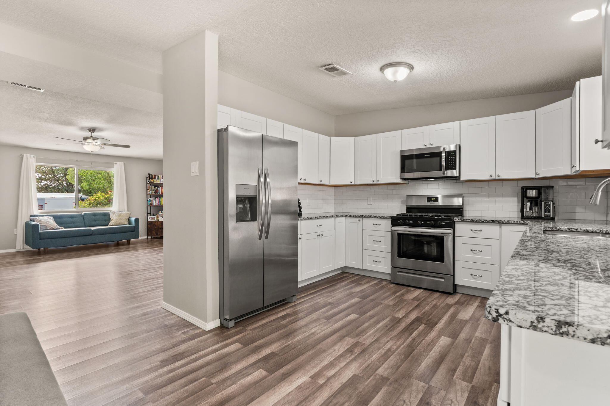 606 ESPANOLA Street NE