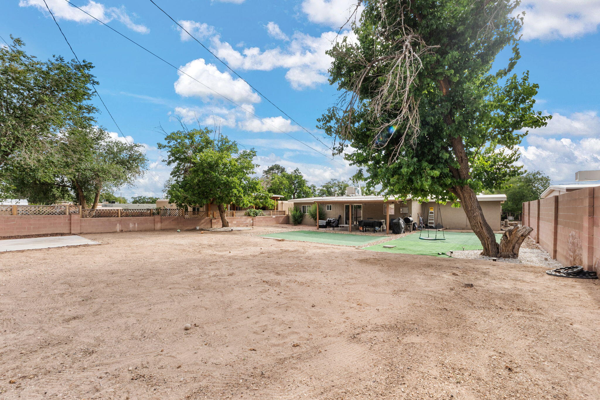 606 ESPANOLA Street NE