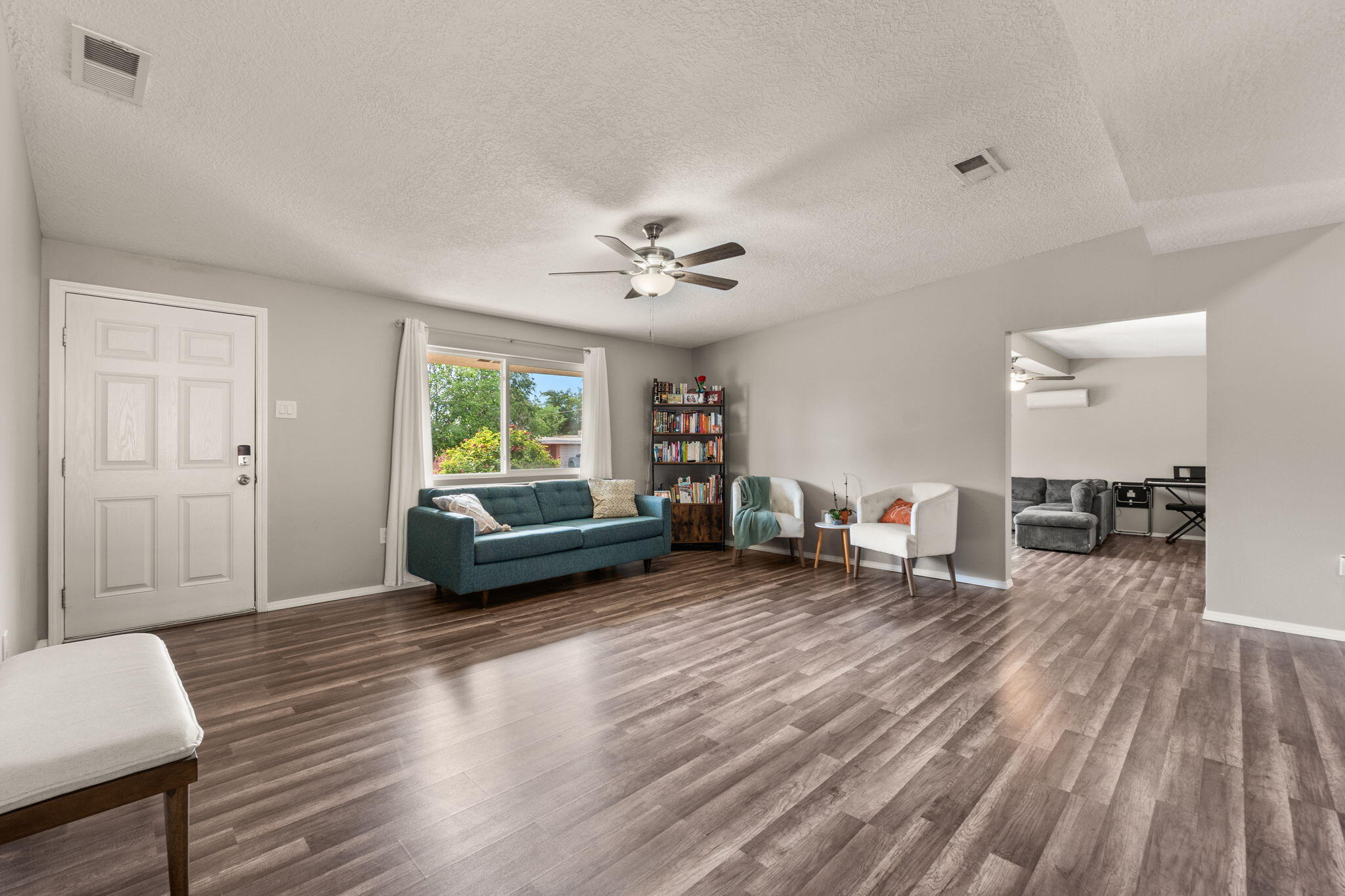 606 ESPANOLA Street NE