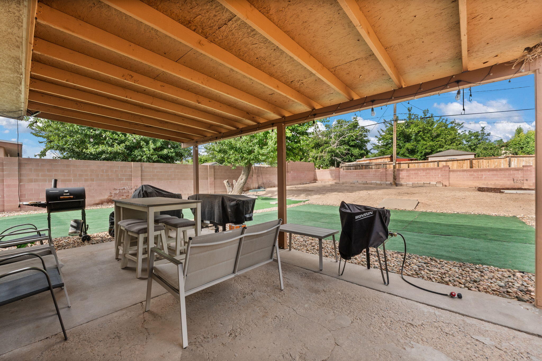 606 ESPANOLA Street NE