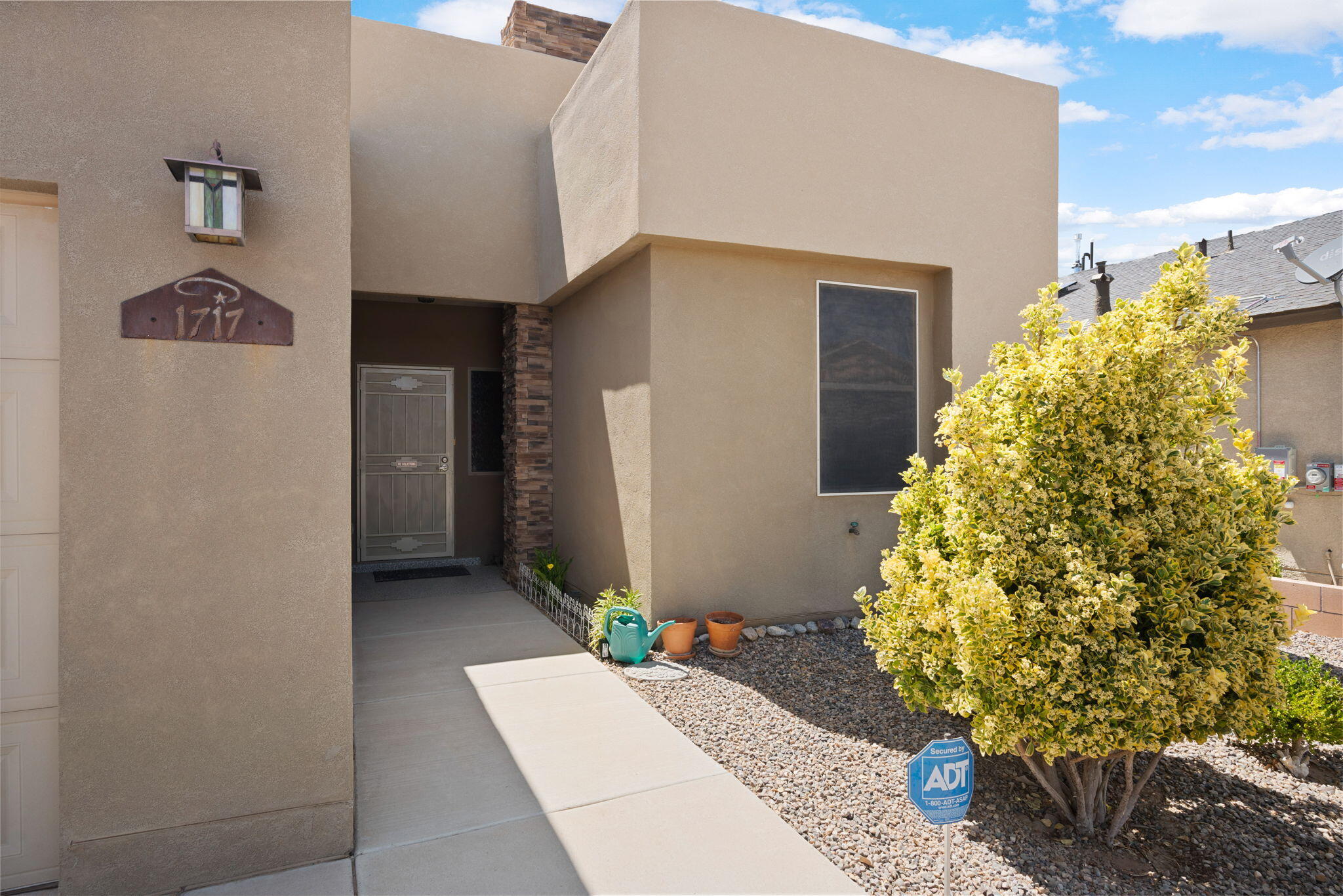 1717 CHISHOLM Trail NE