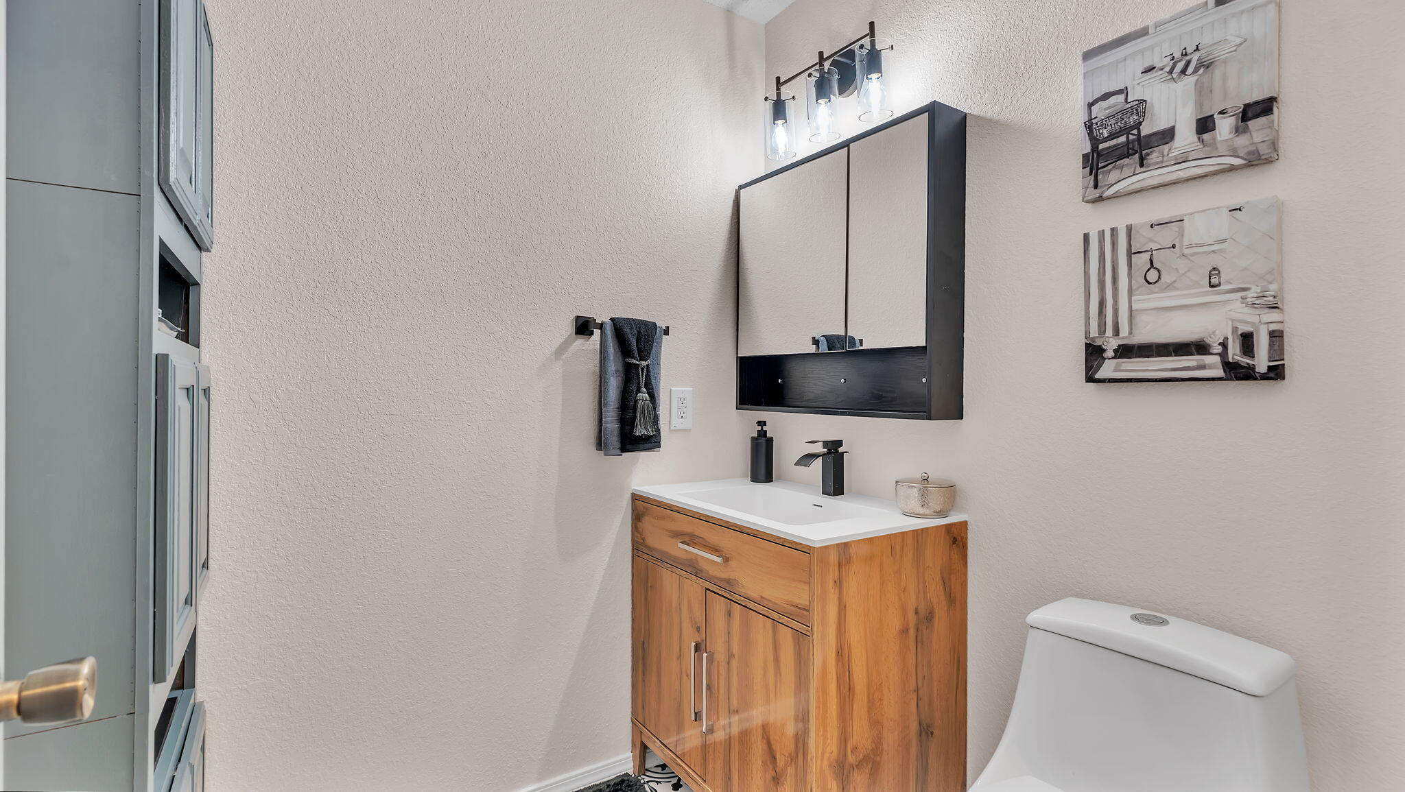 4701 MORRIS Street NE 402