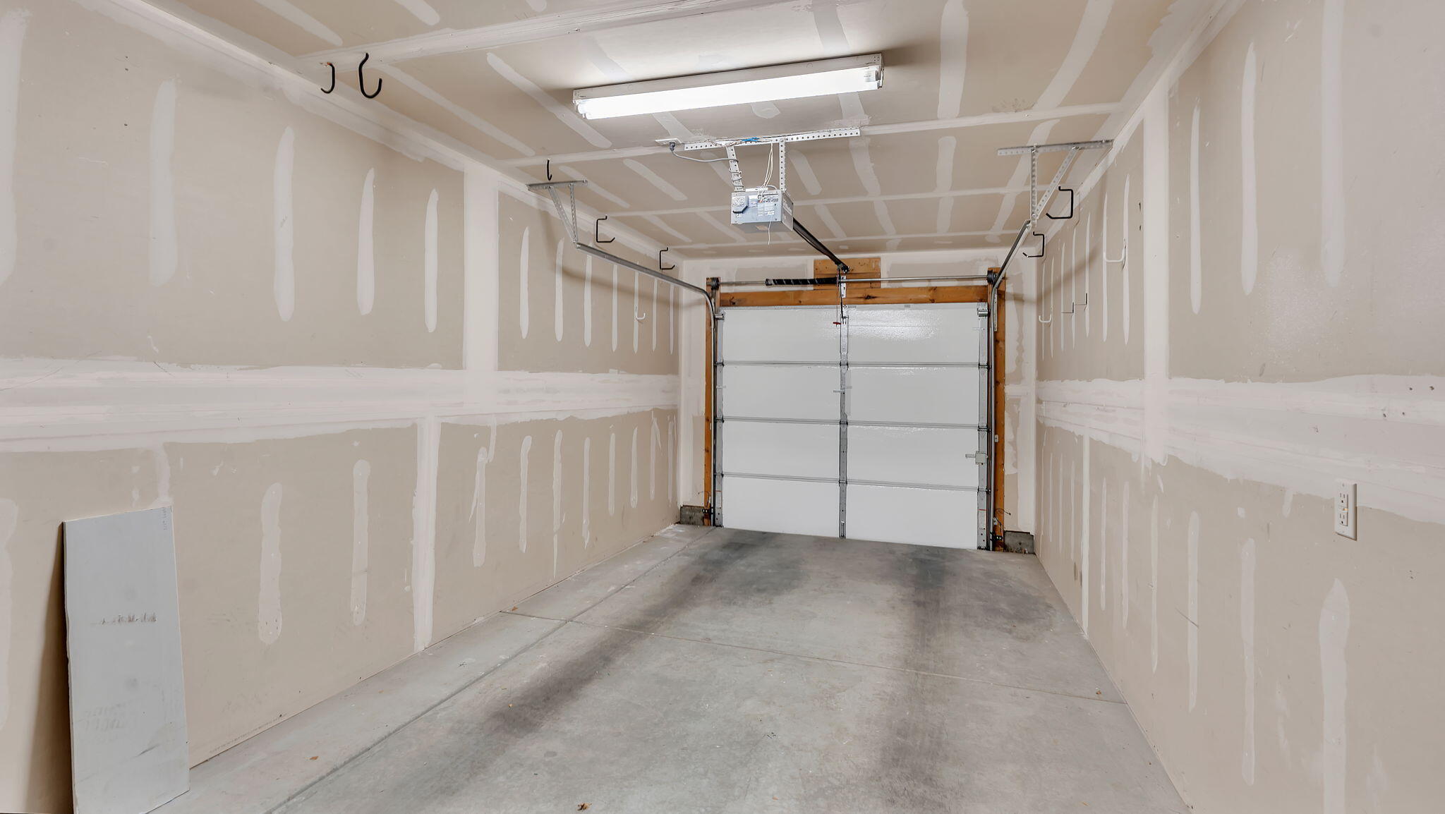 4701 MORRIS Street NE 402