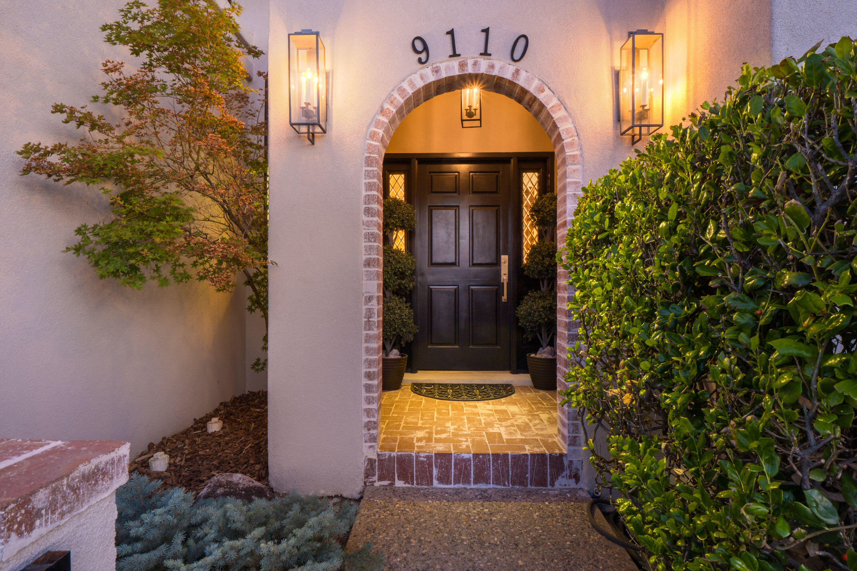 9110 WIMBLEDON Drive NE