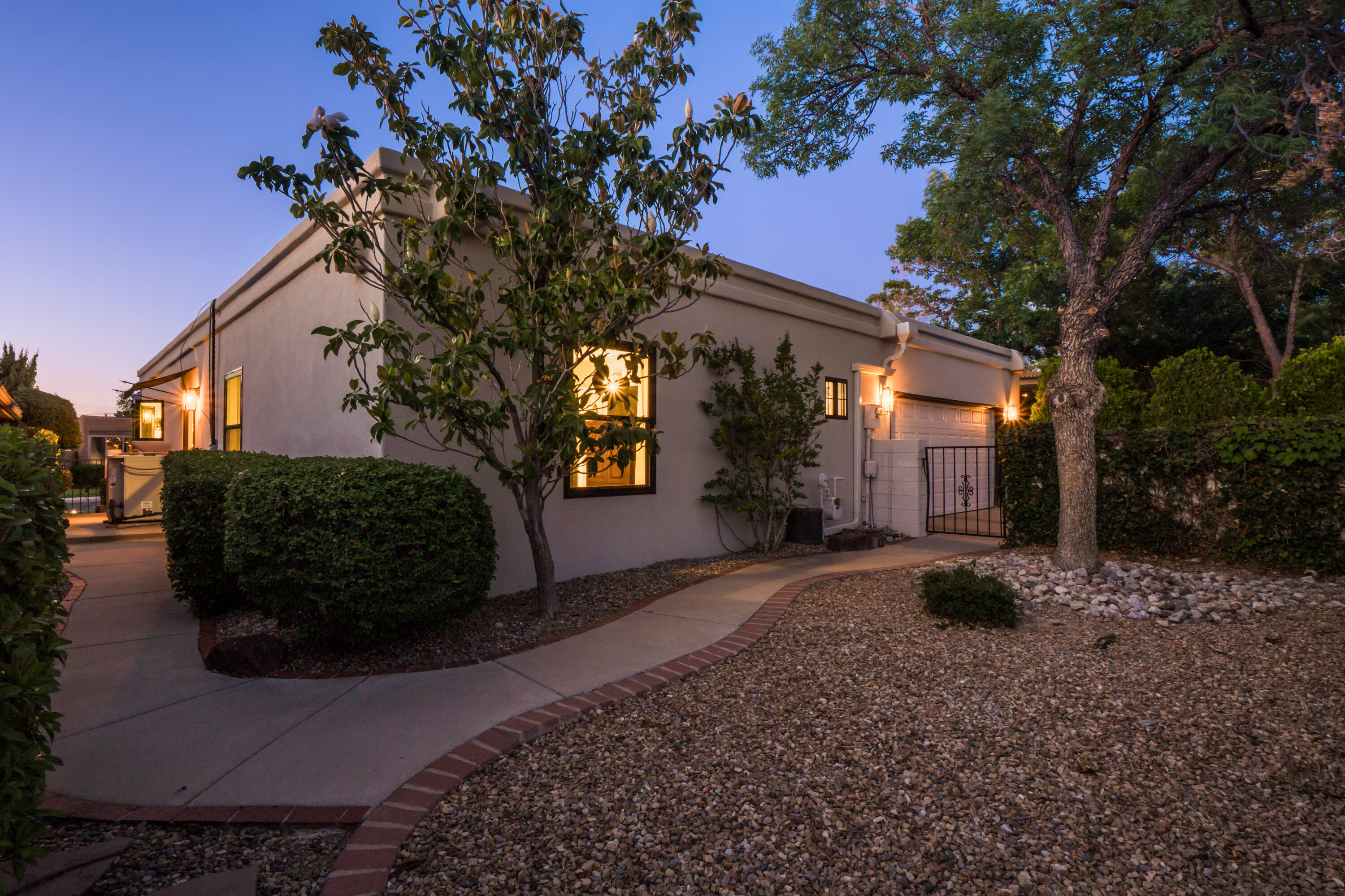 9110 WIMBLEDON Drive NE