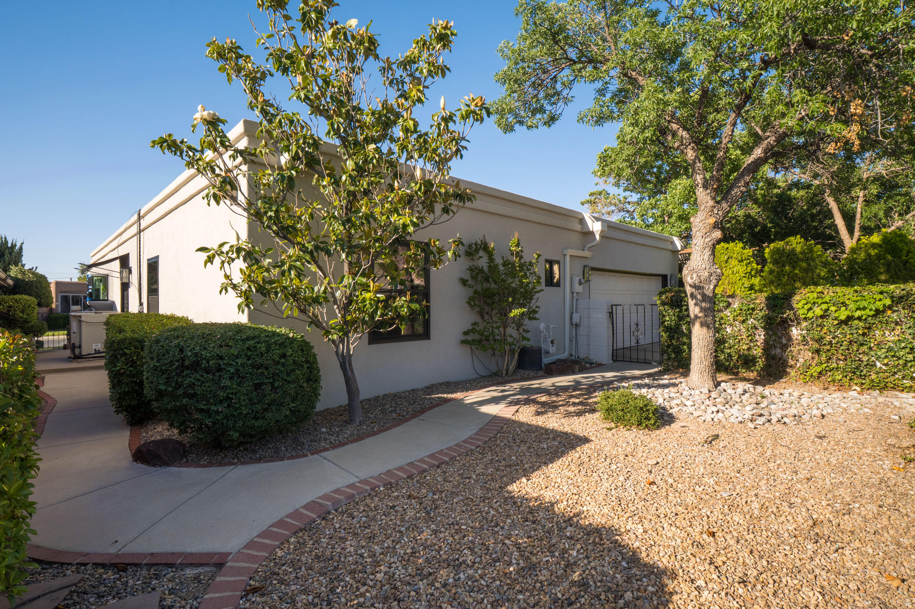 9110 WIMBLEDON Drive NE