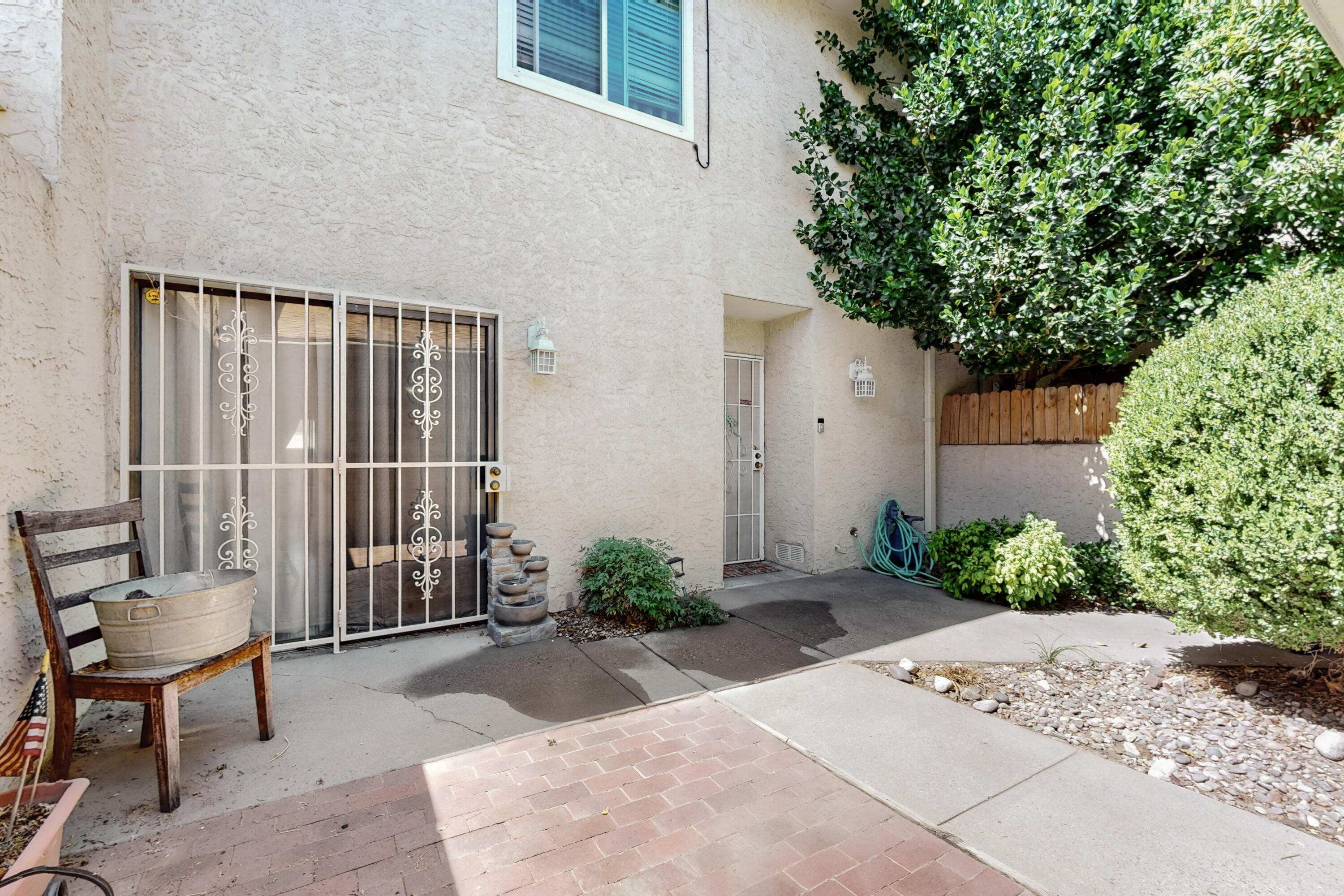 9010 Hendrix Road NE