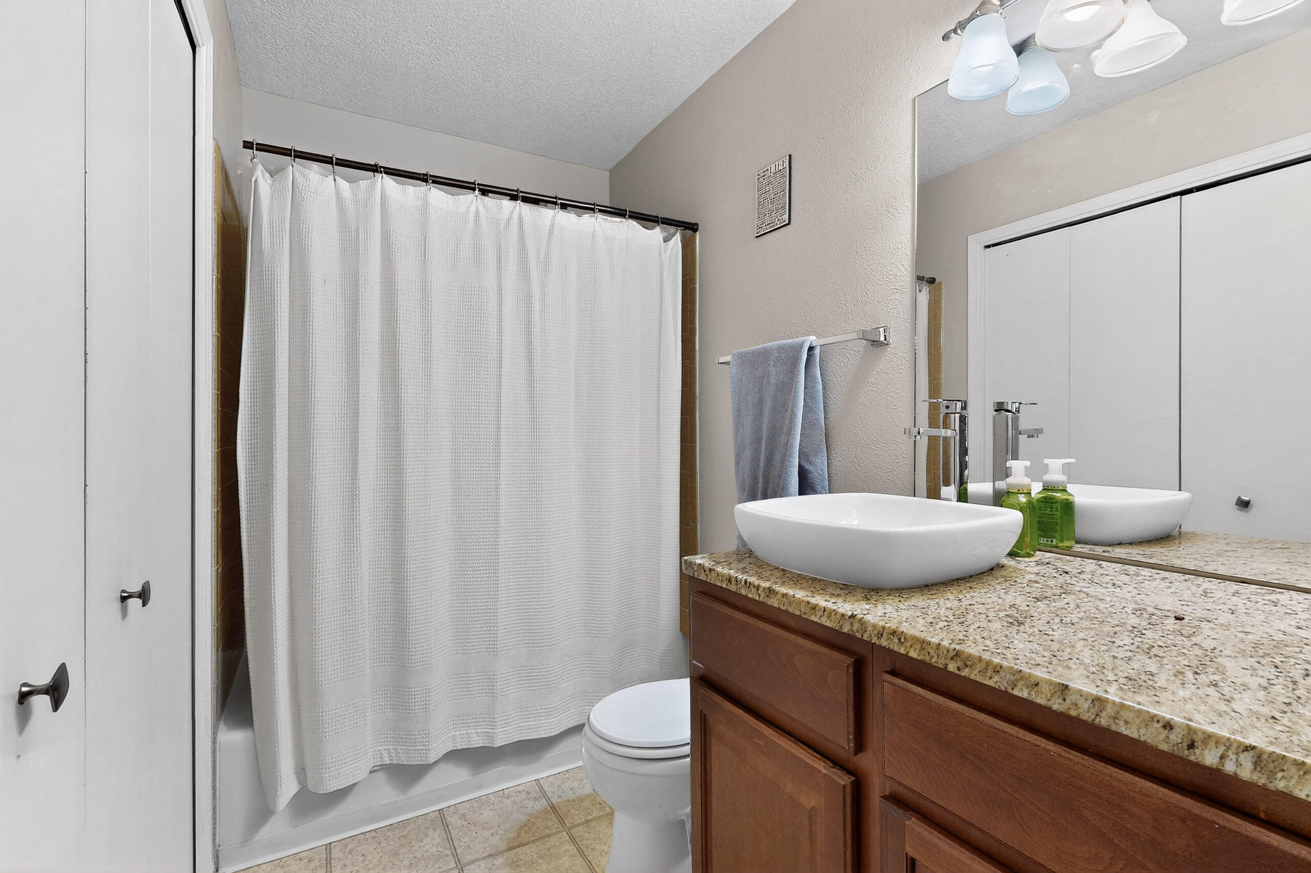 9010 Hendrix Road NE