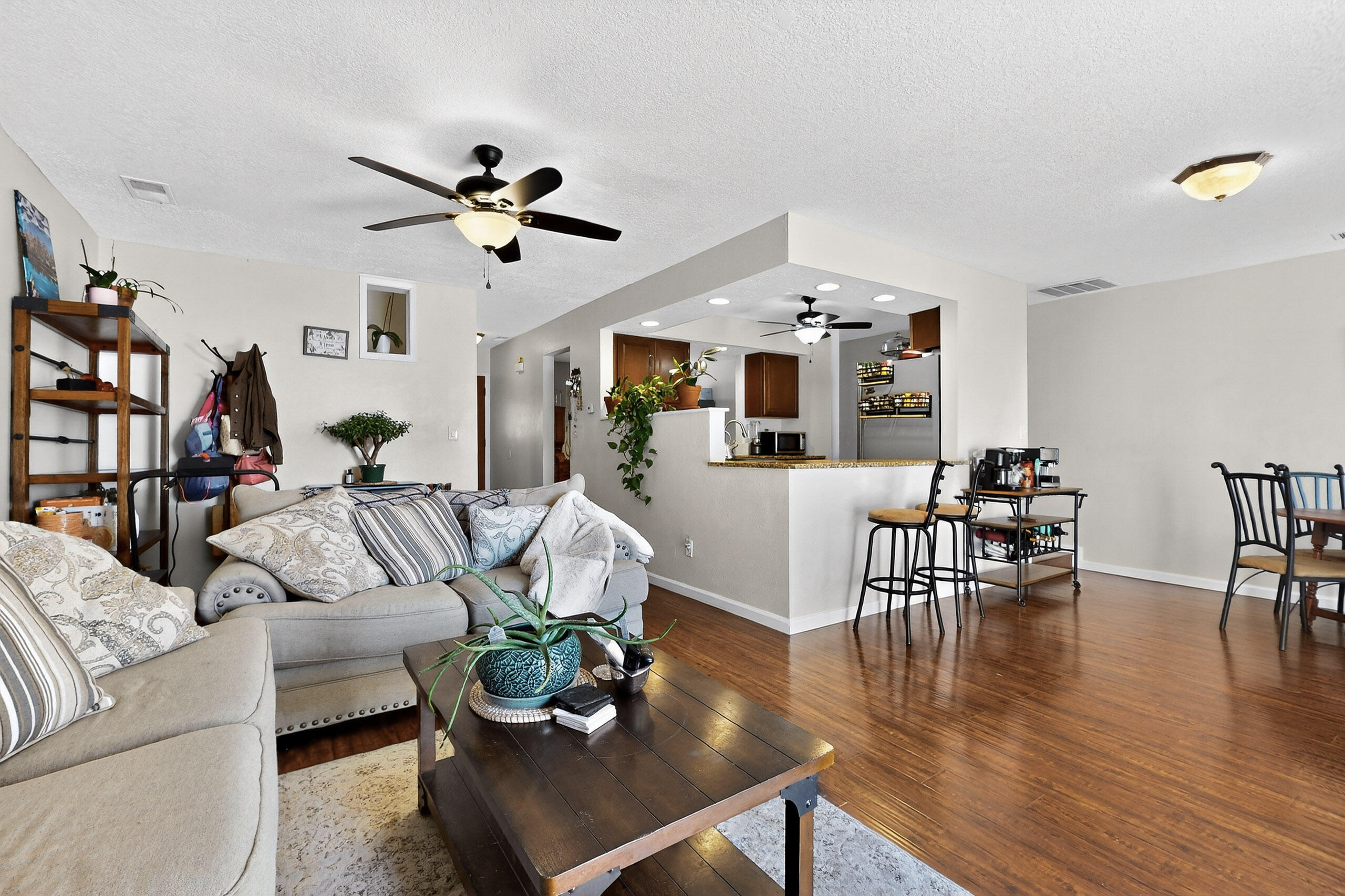 9010 Hendrix Road NE