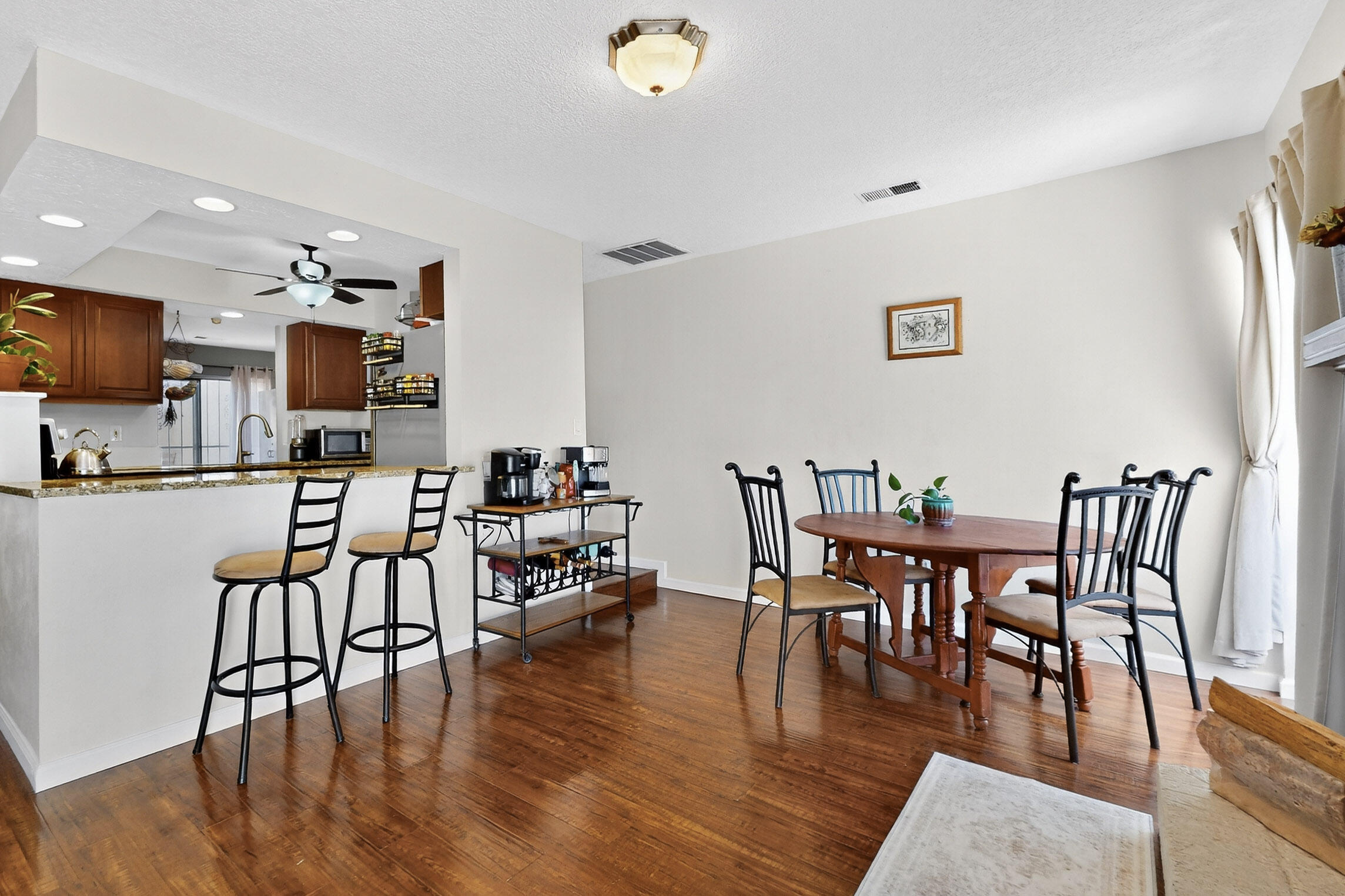 9010 Hendrix Road NE