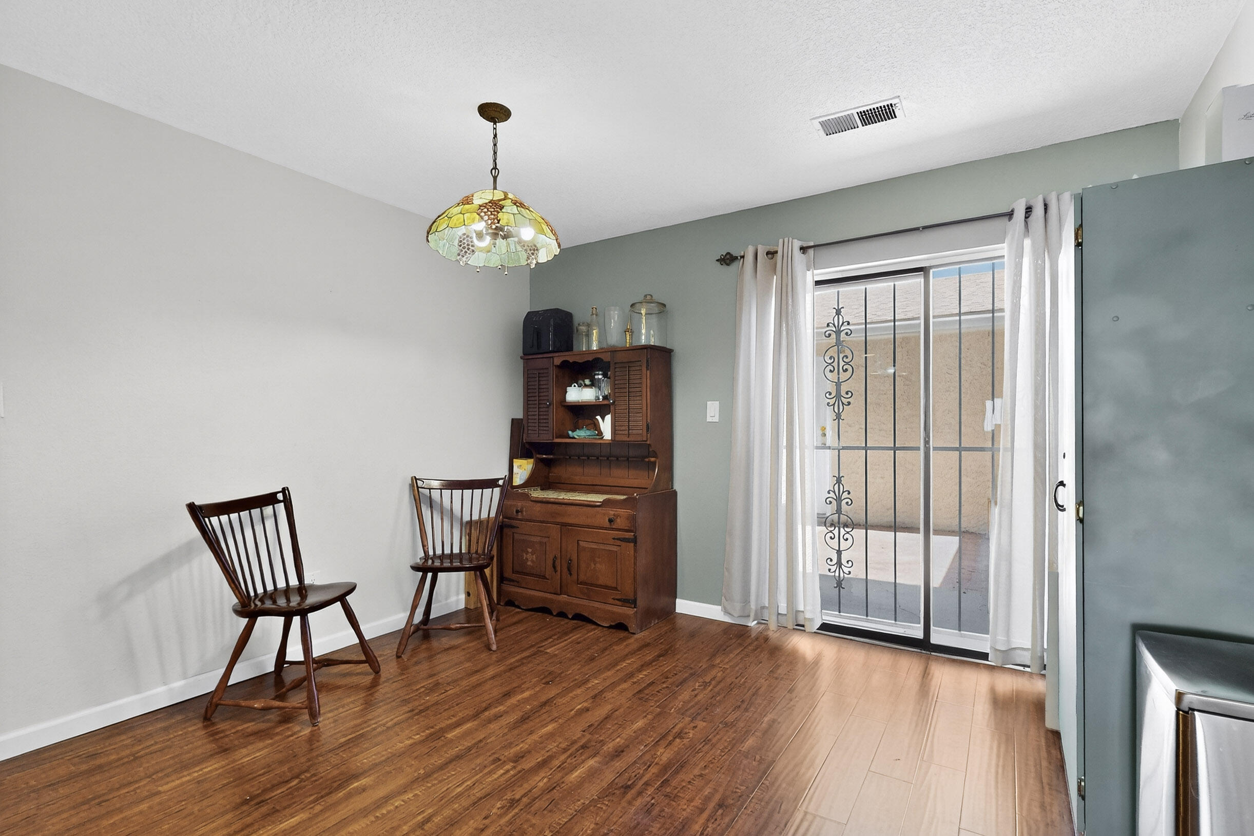 9010 Hendrix Road NE