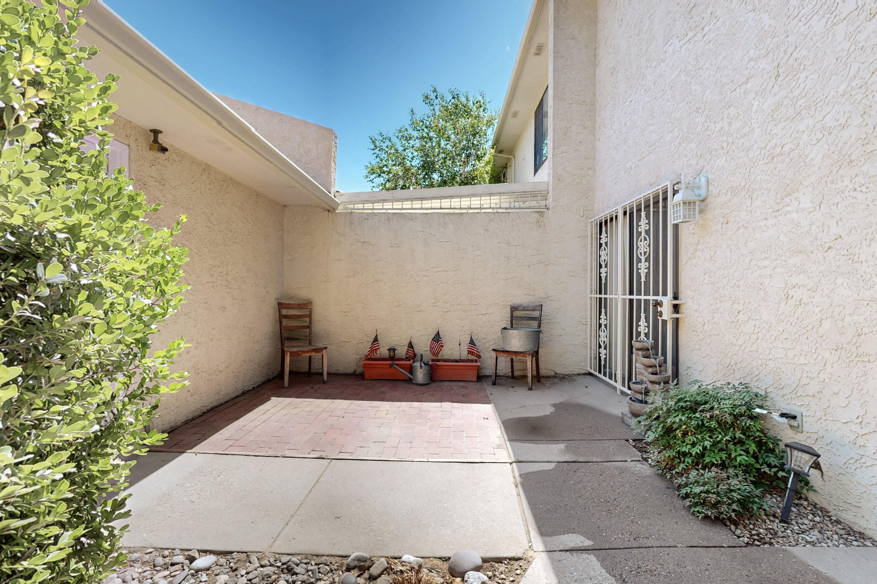 9010 Hendrix Road NE