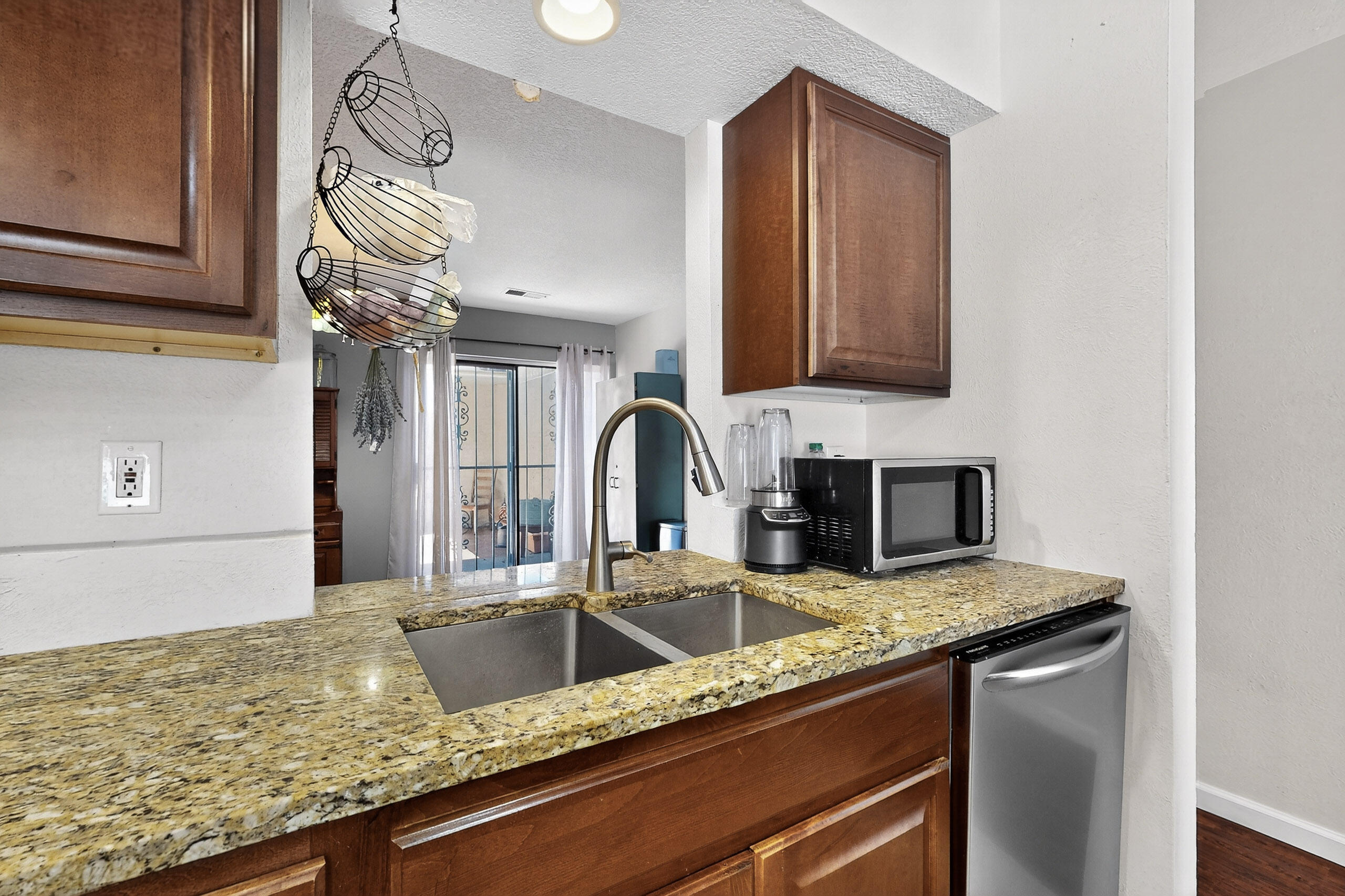 9010 Hendrix Road NE