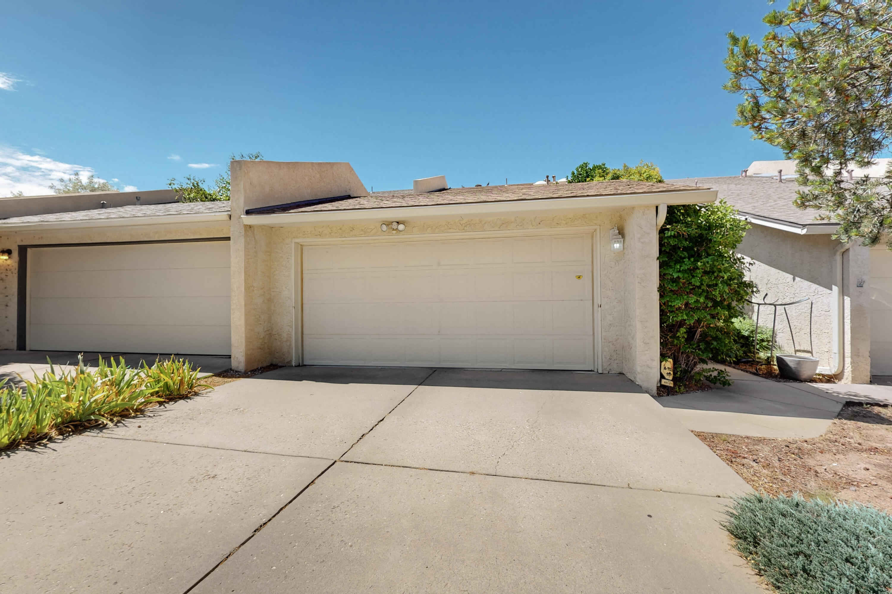 9010 Hendrix Road NE