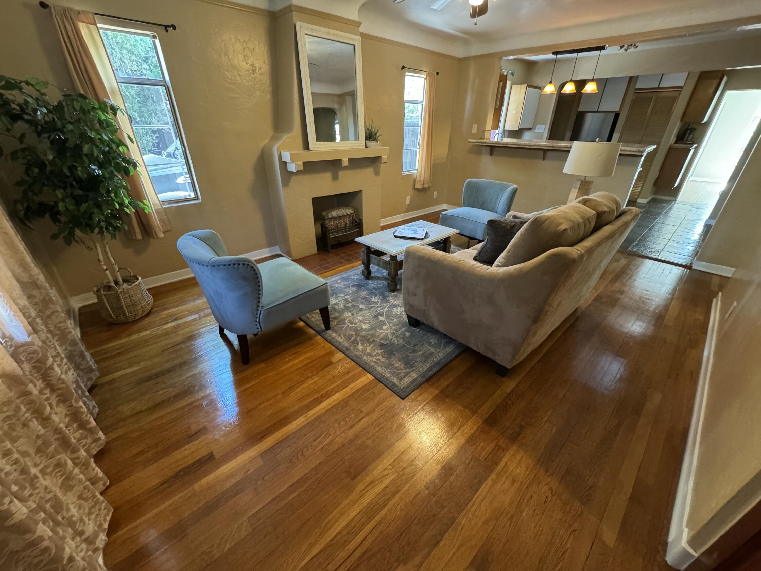 520 CARLISLE Boulevard NE