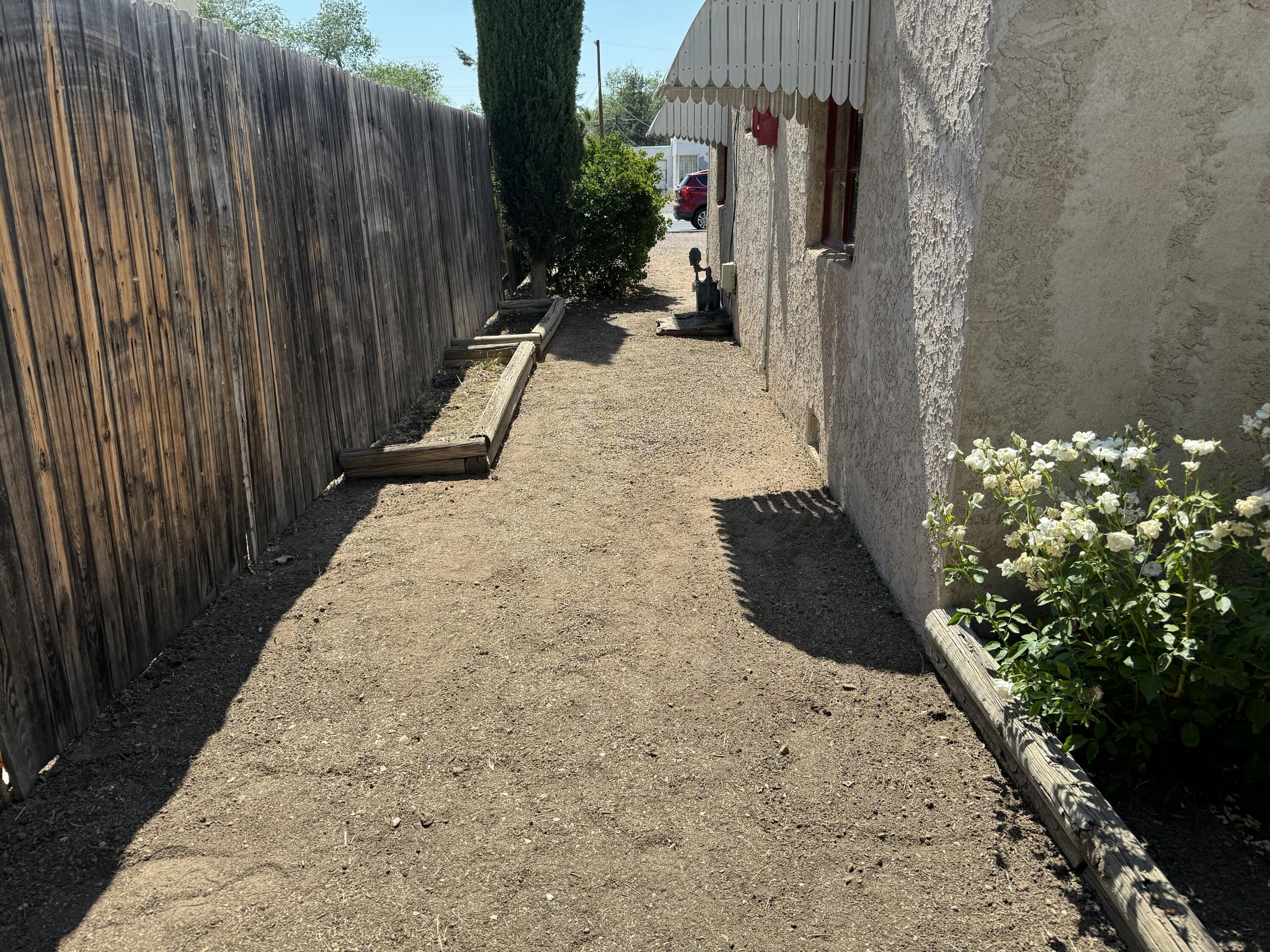 520 CARLISLE Boulevard NE