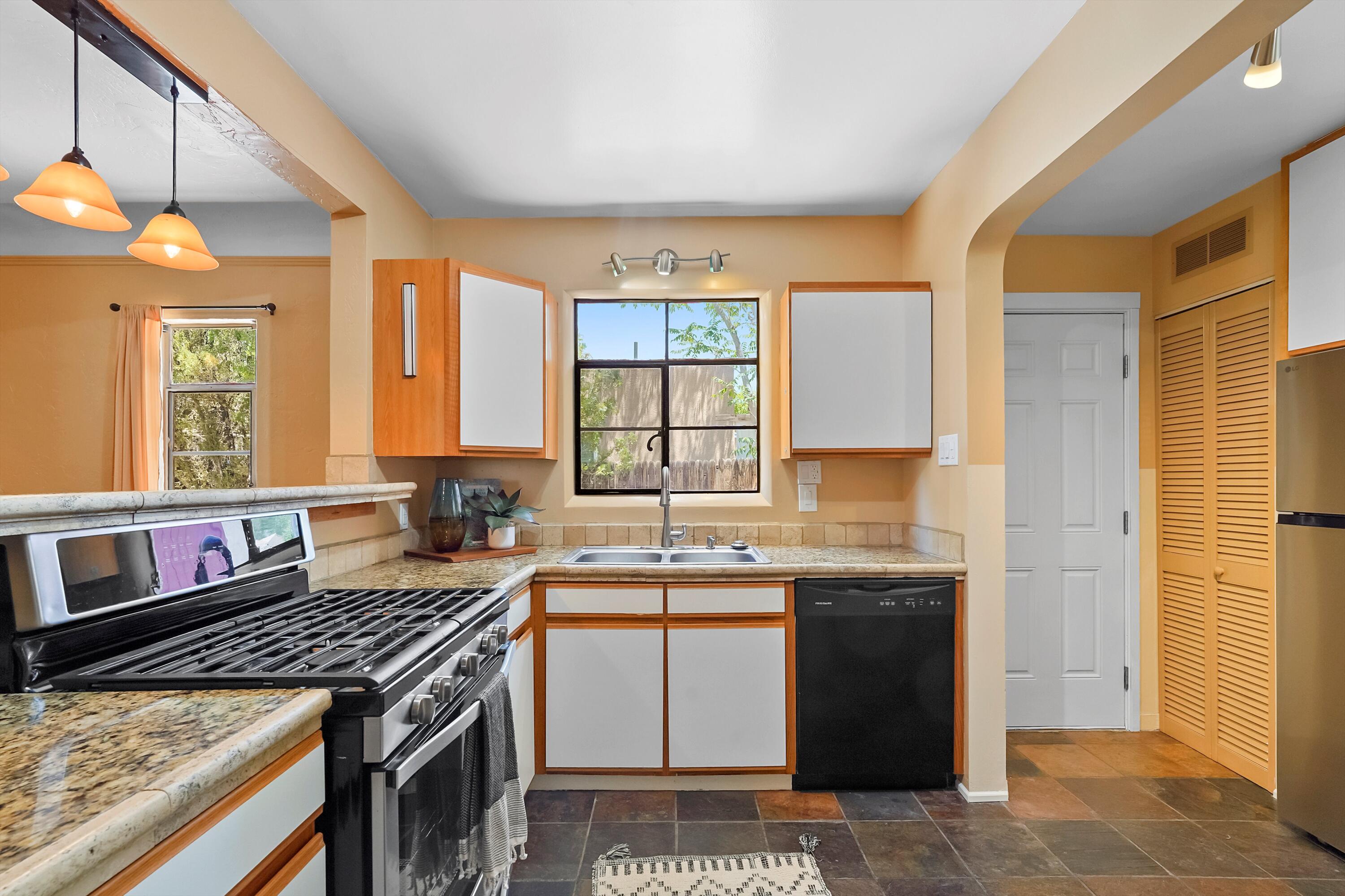 520 CARLISLE Boulevard NE