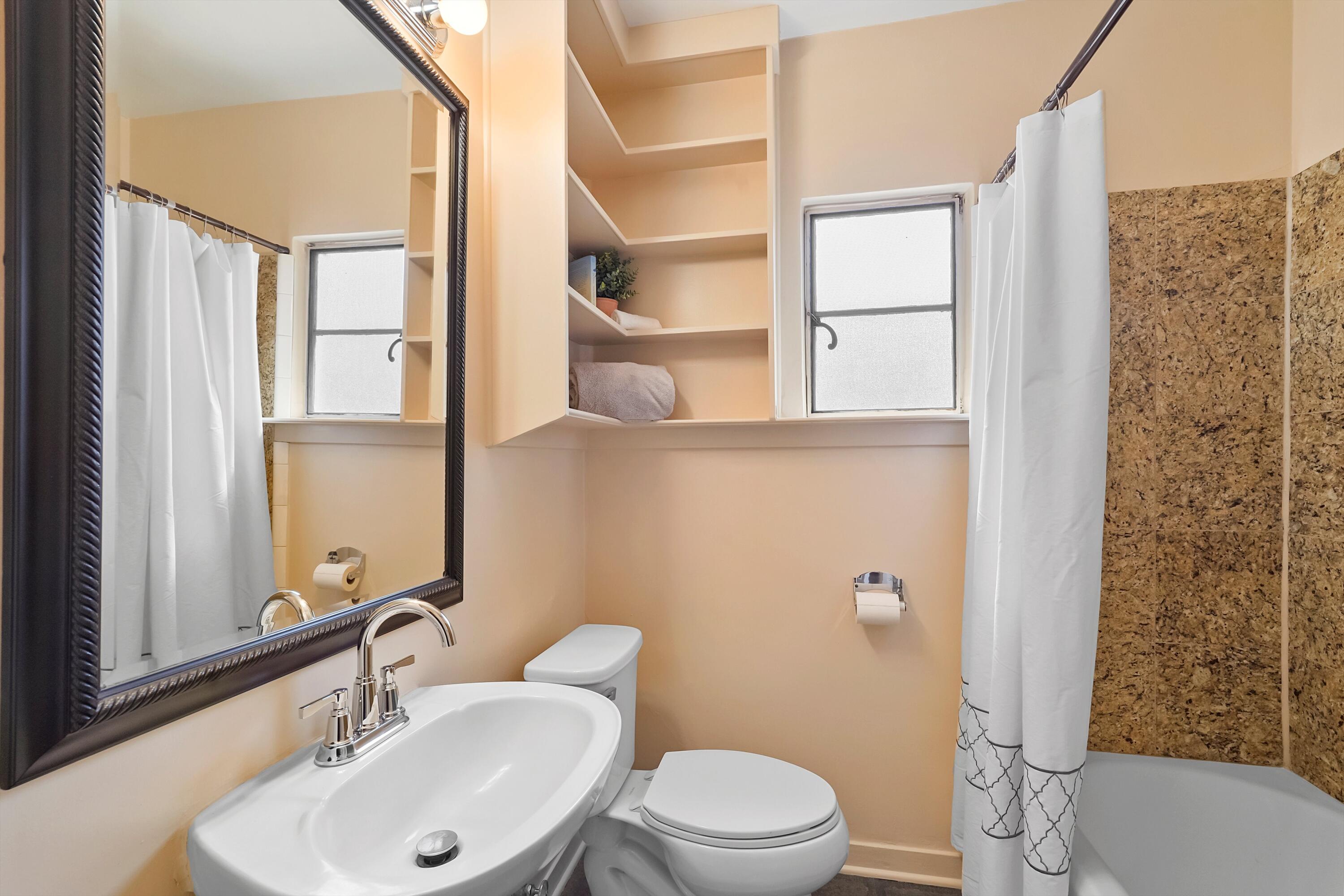 520 CARLISLE Boulevard NE